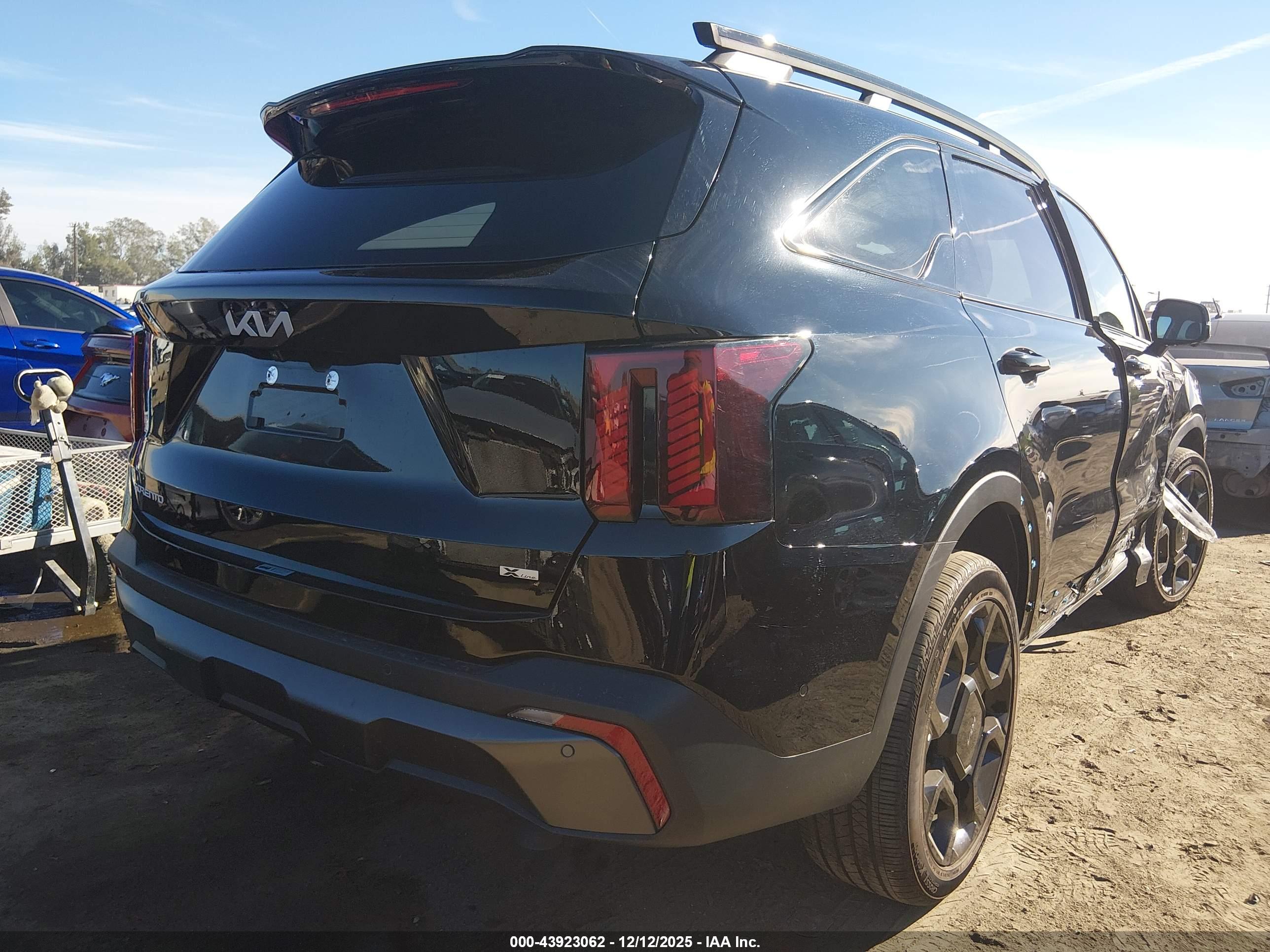 KIA SORENTO image 4