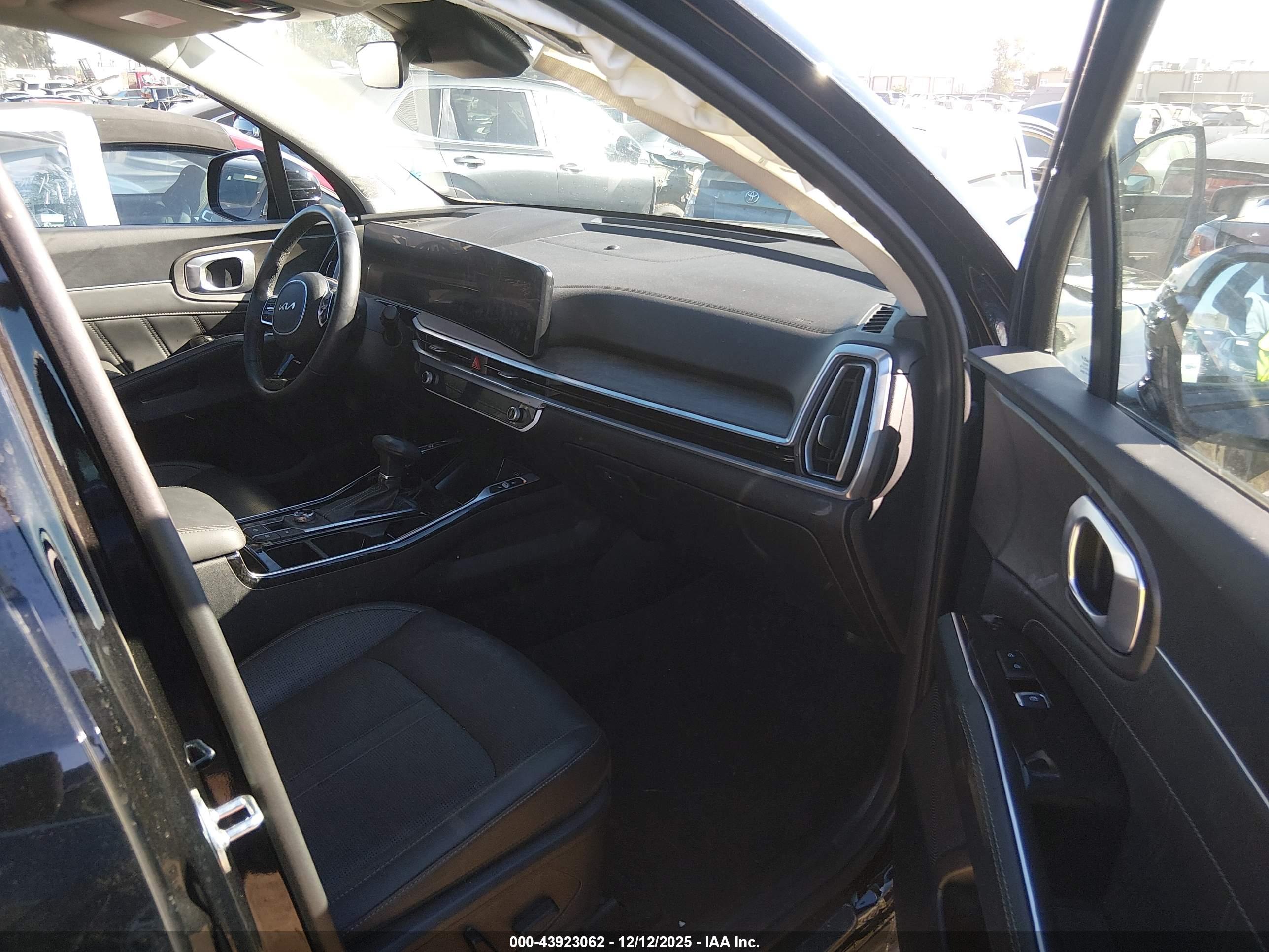 KIA SORENTO image 5