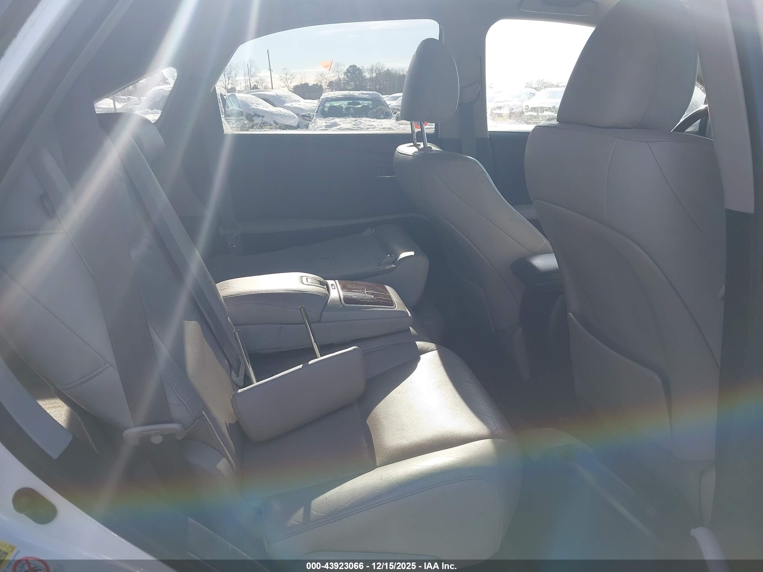 LEXUS RX image 8