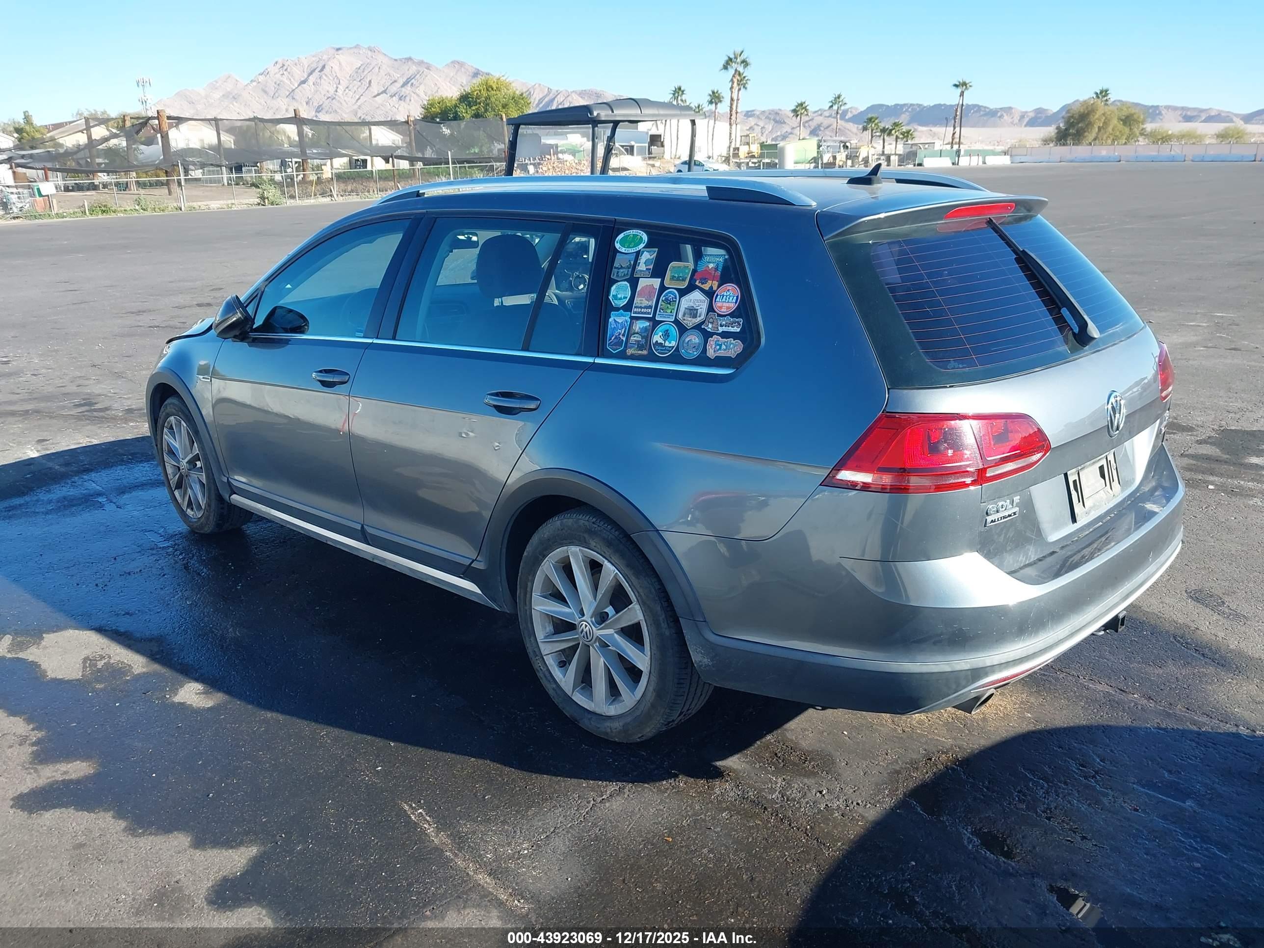VOLKSWAGEN GOLF image 3