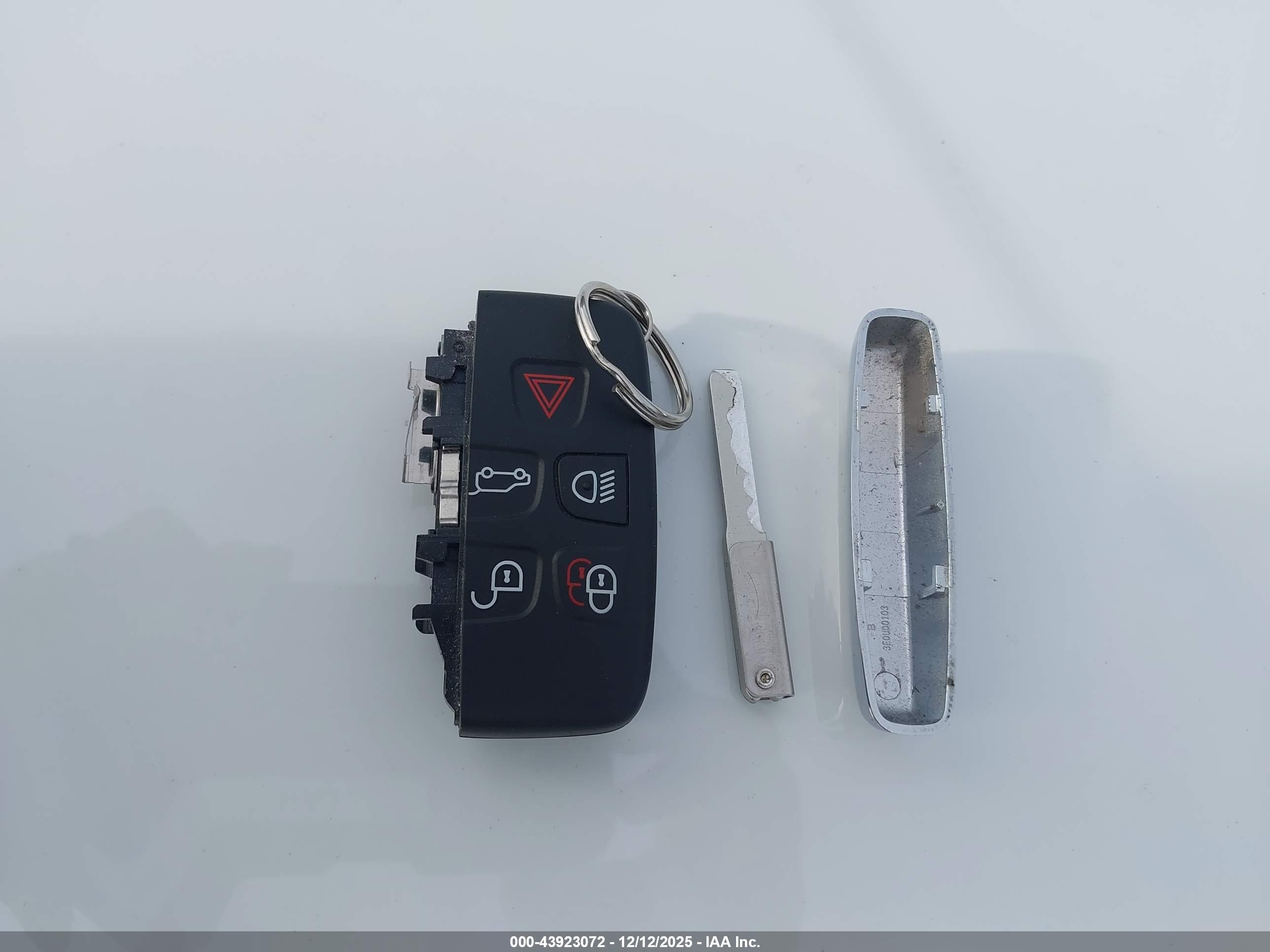 LAND ROVER image 11