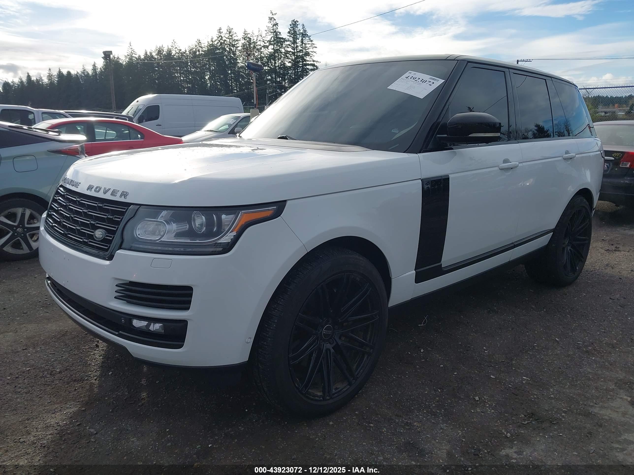 LAND ROVER image 2