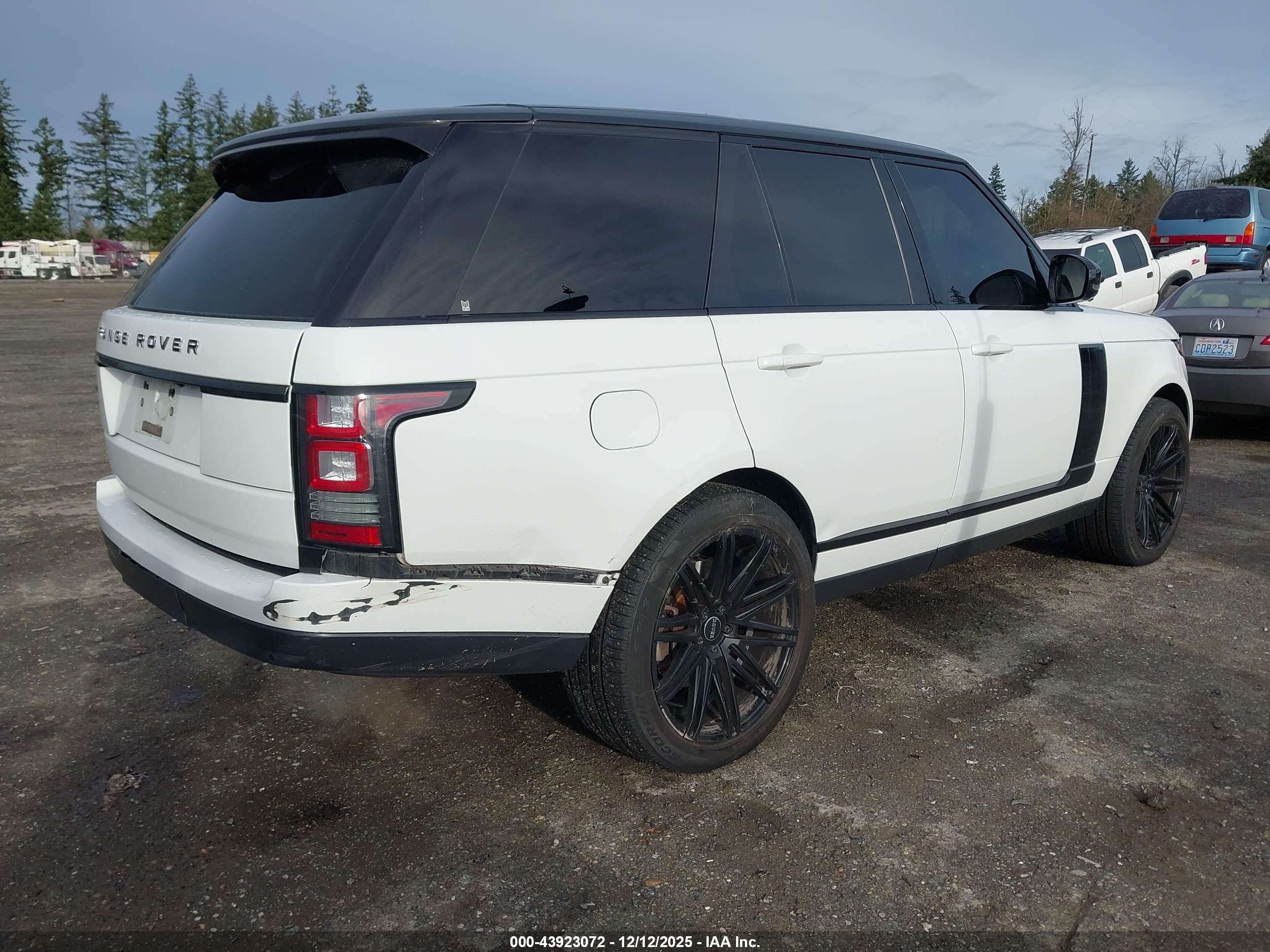 LAND ROVER image 4