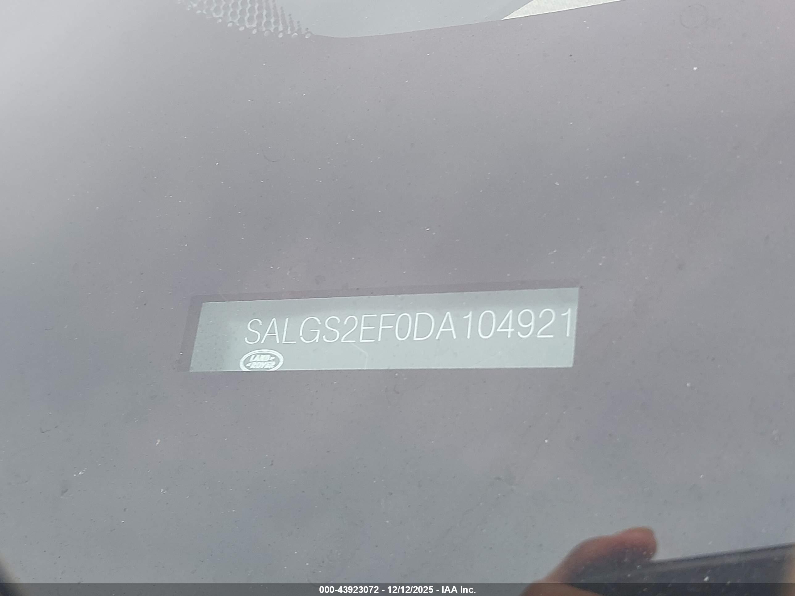 LAND ROVER image 9