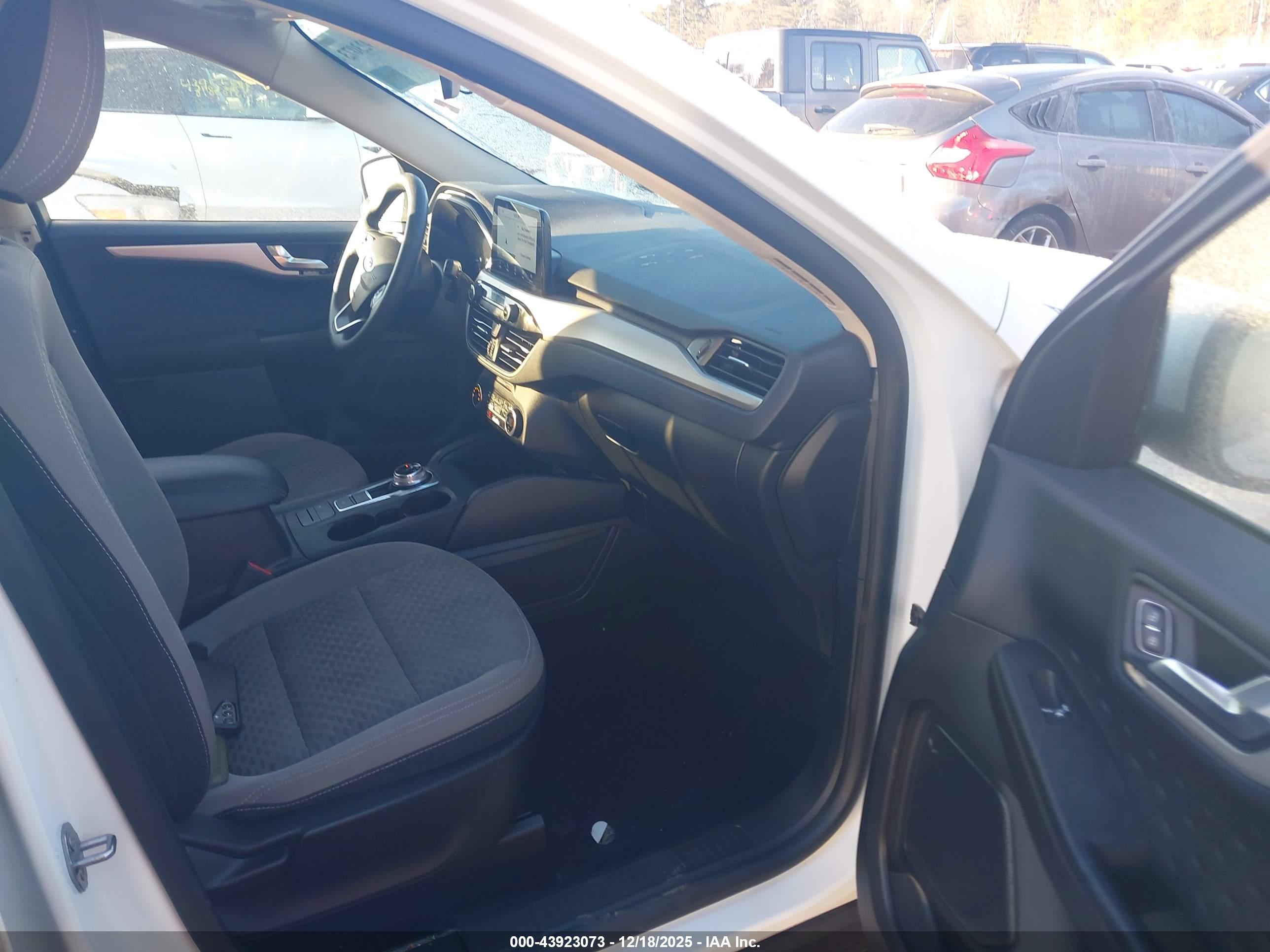 FORD ESCAPE image 5