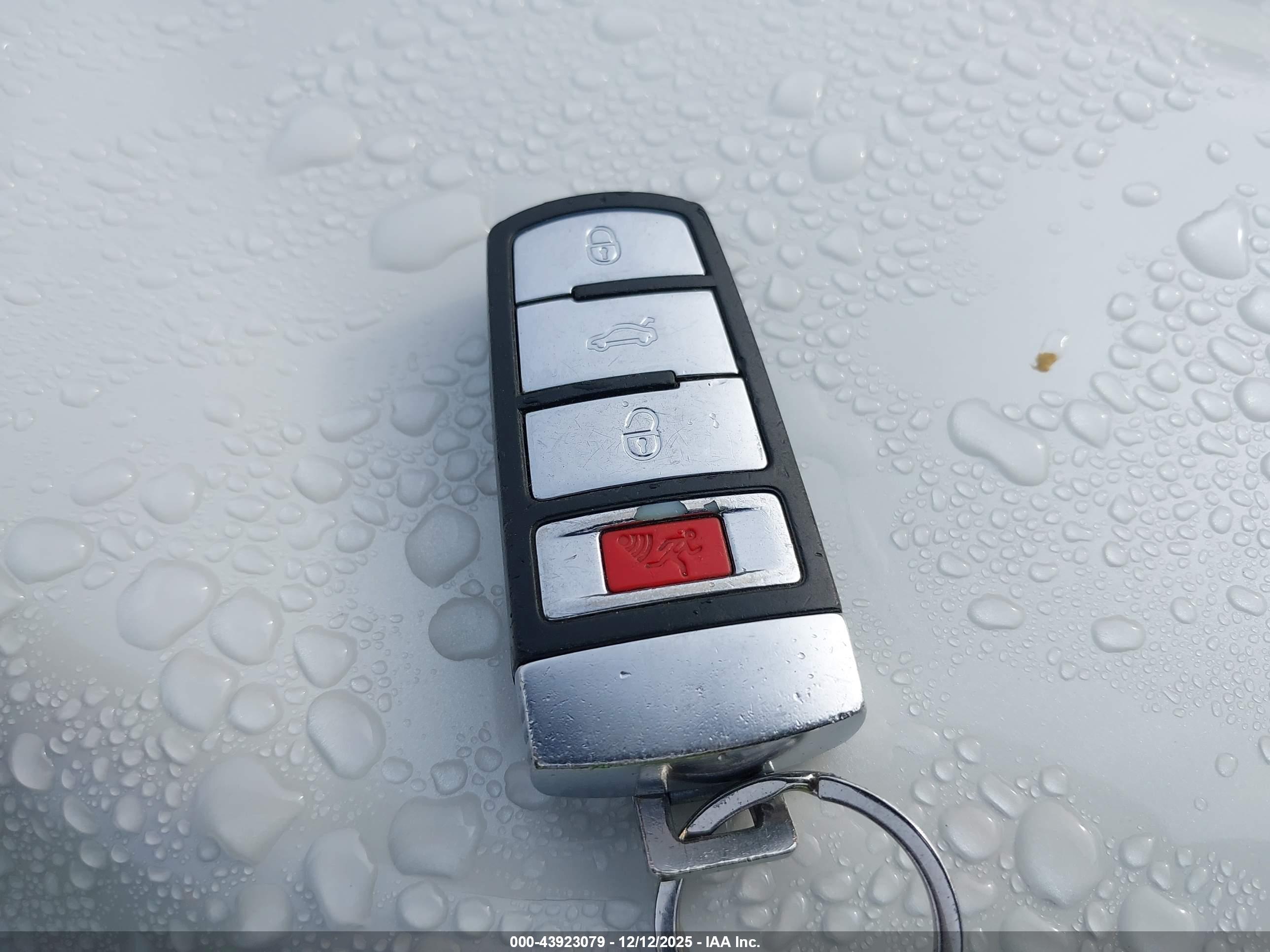 VOLKSWAGEN CC image 11