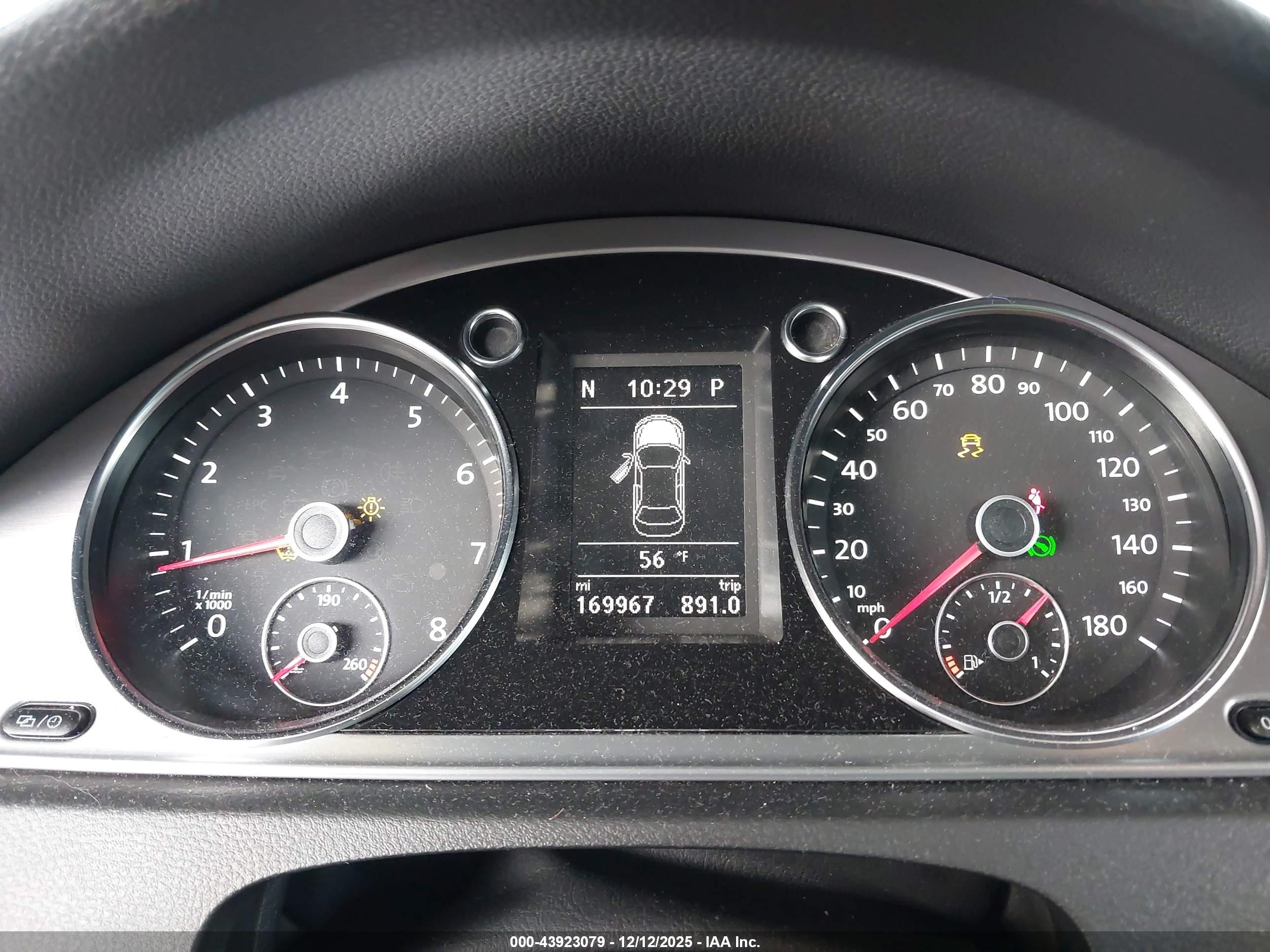 VOLKSWAGEN CC image 7