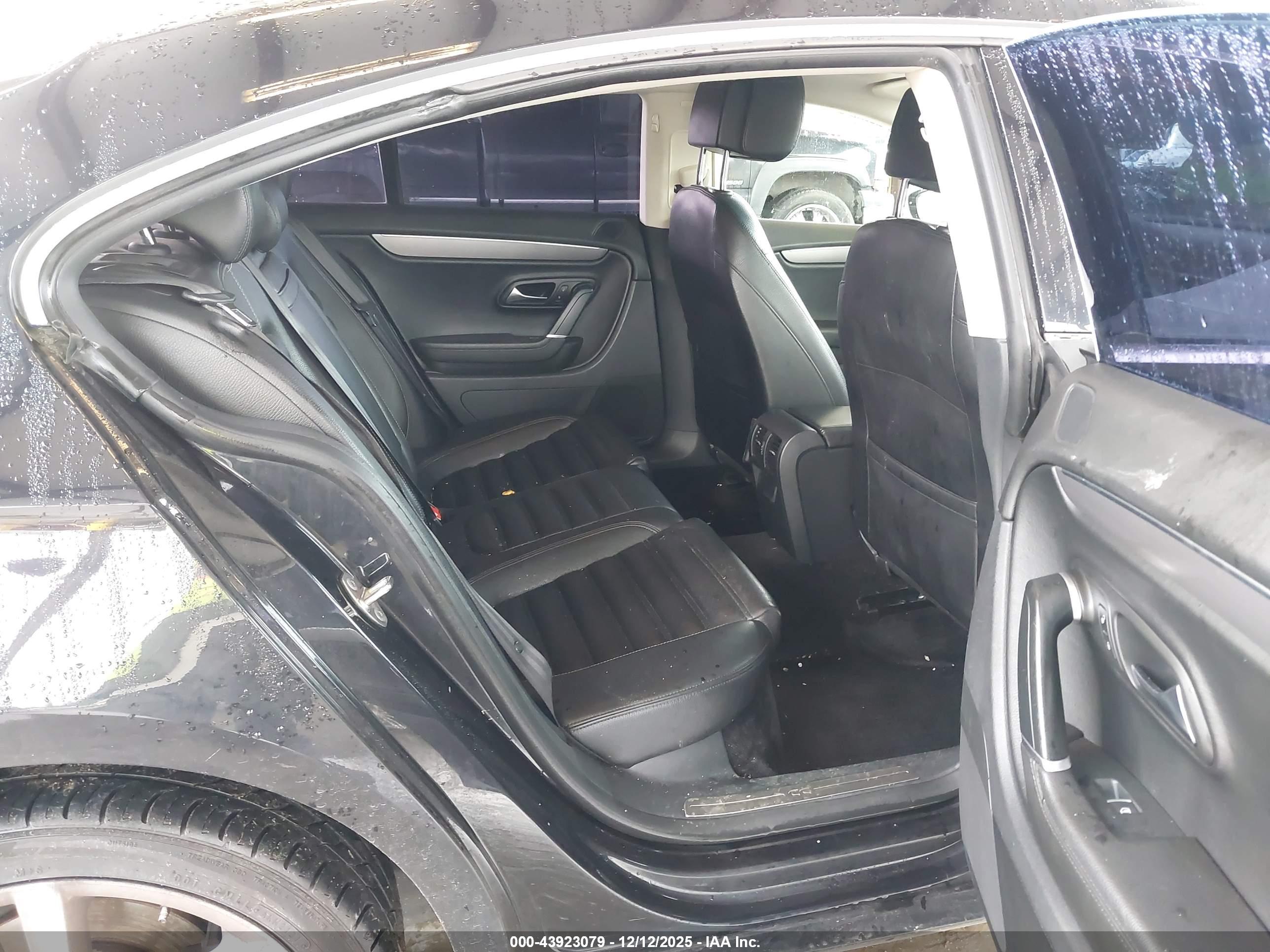 VOLKSWAGEN CC image 8