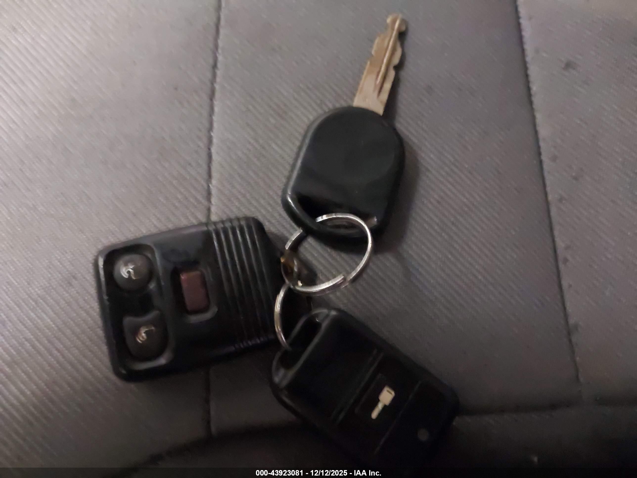 FORD ESCAPE image 11