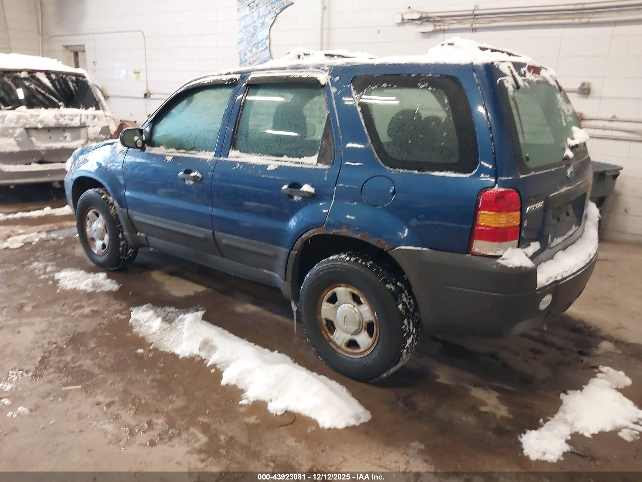 FORD ESCAPE image 3