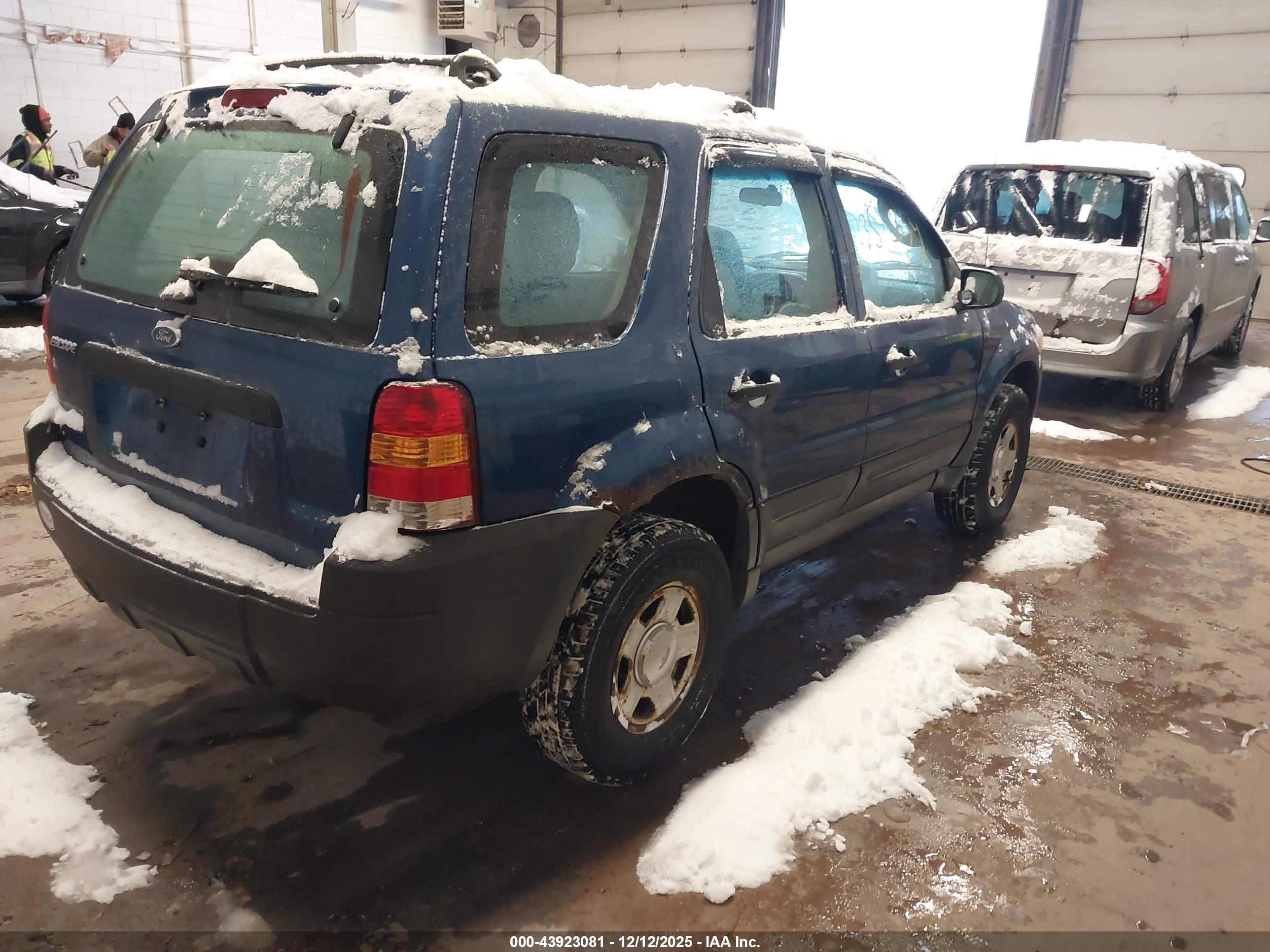 FORD ESCAPE image 4
