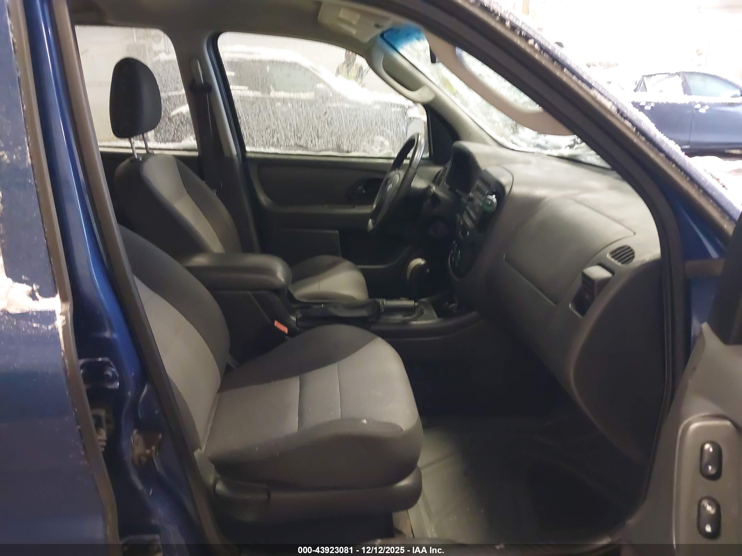 FORD ESCAPE image 5