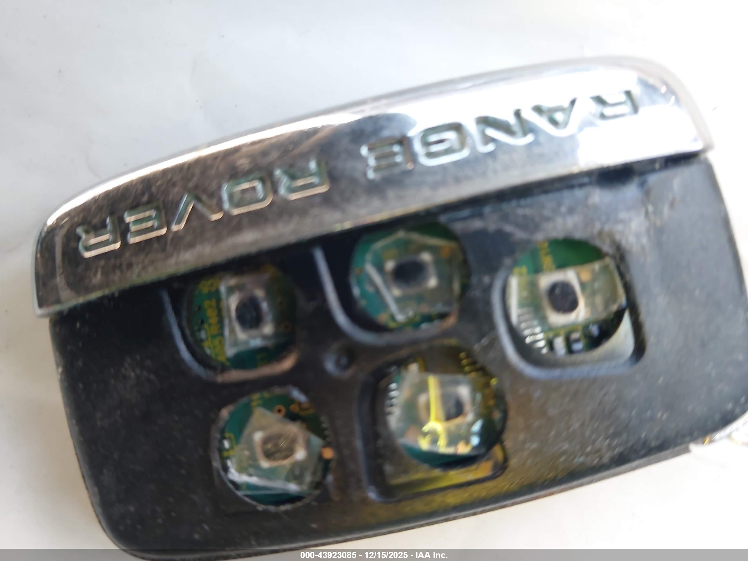 LAND ROVER image 11