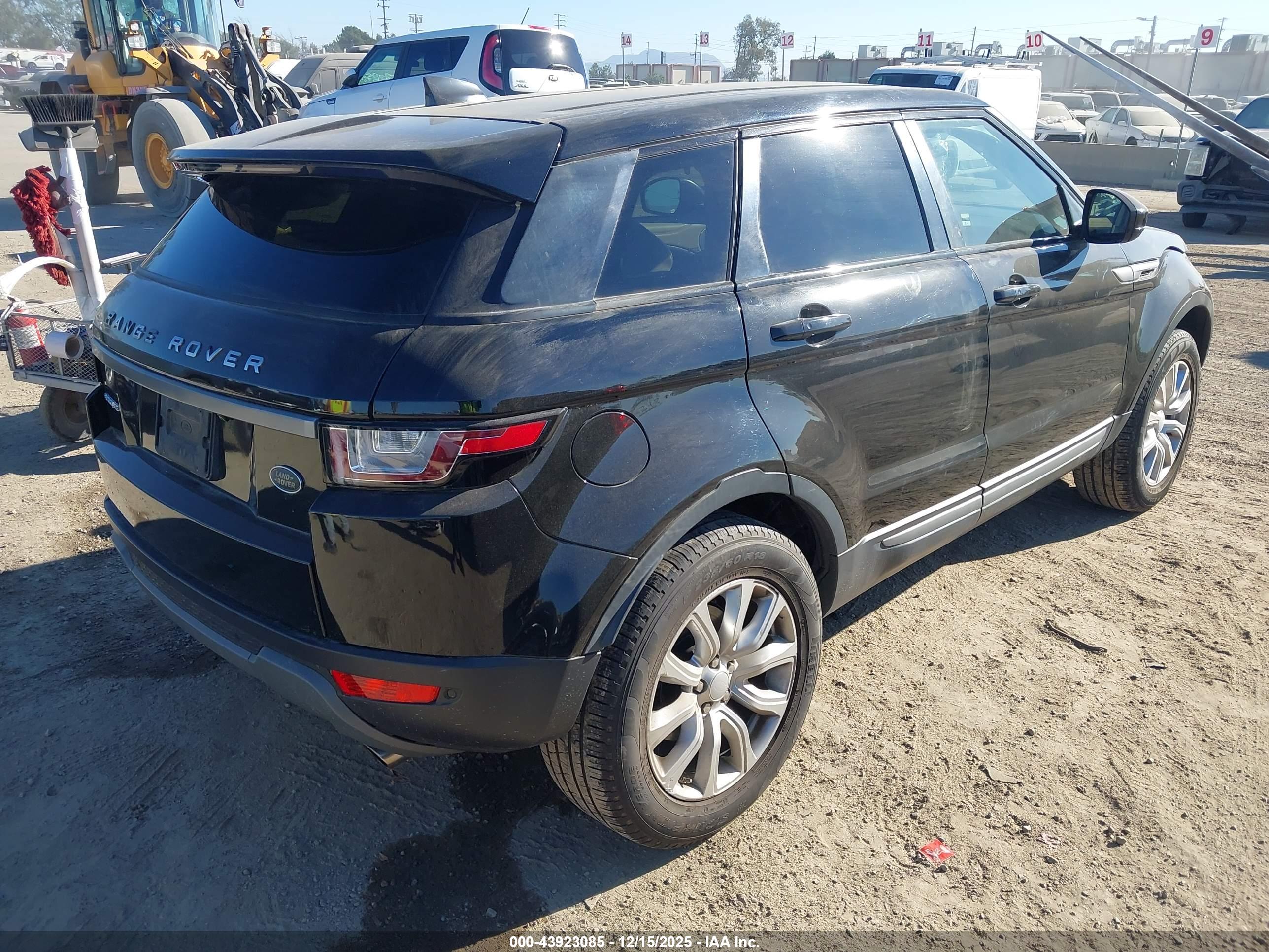 LAND ROVER image 4