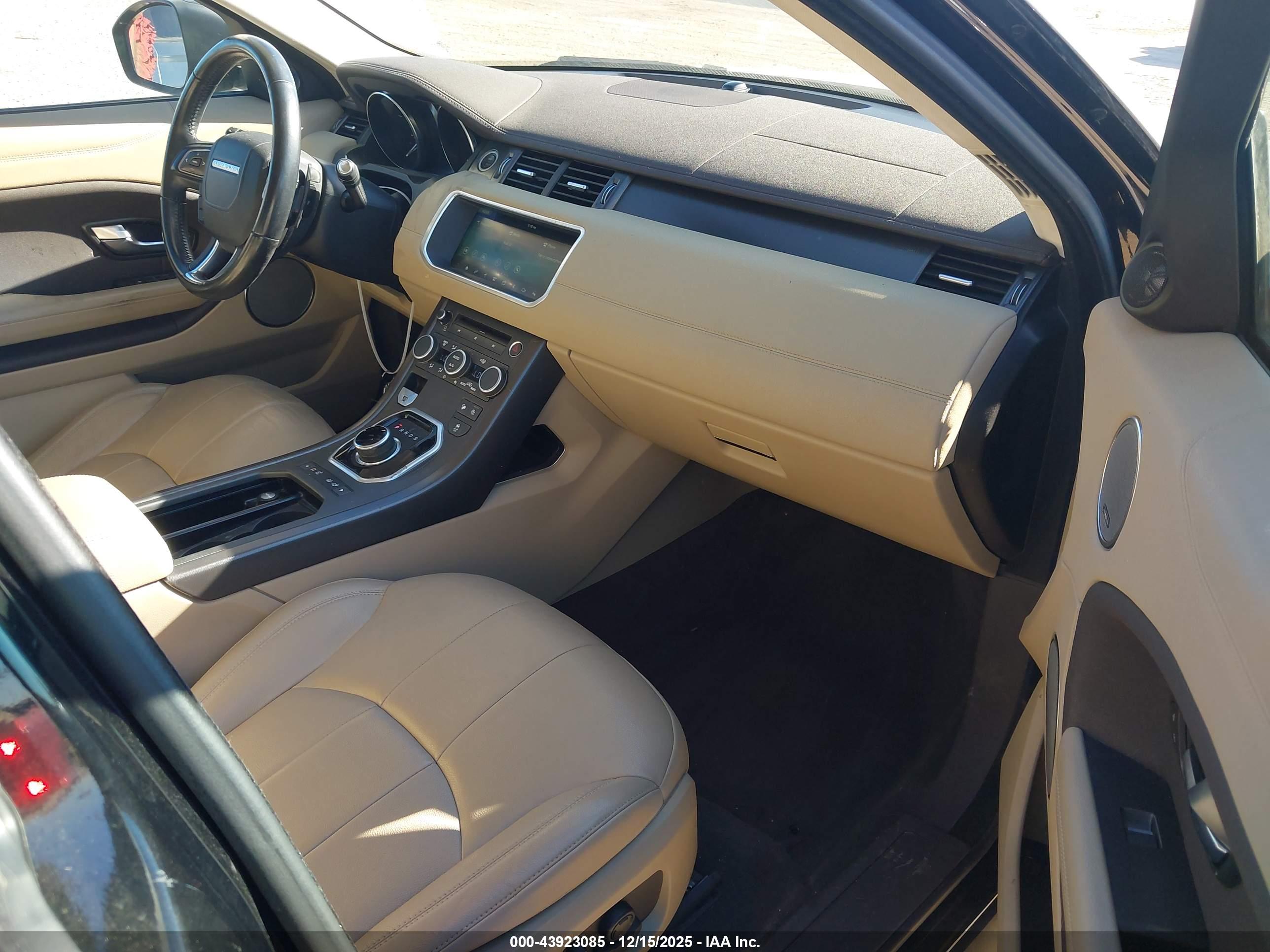 LAND ROVER image 5