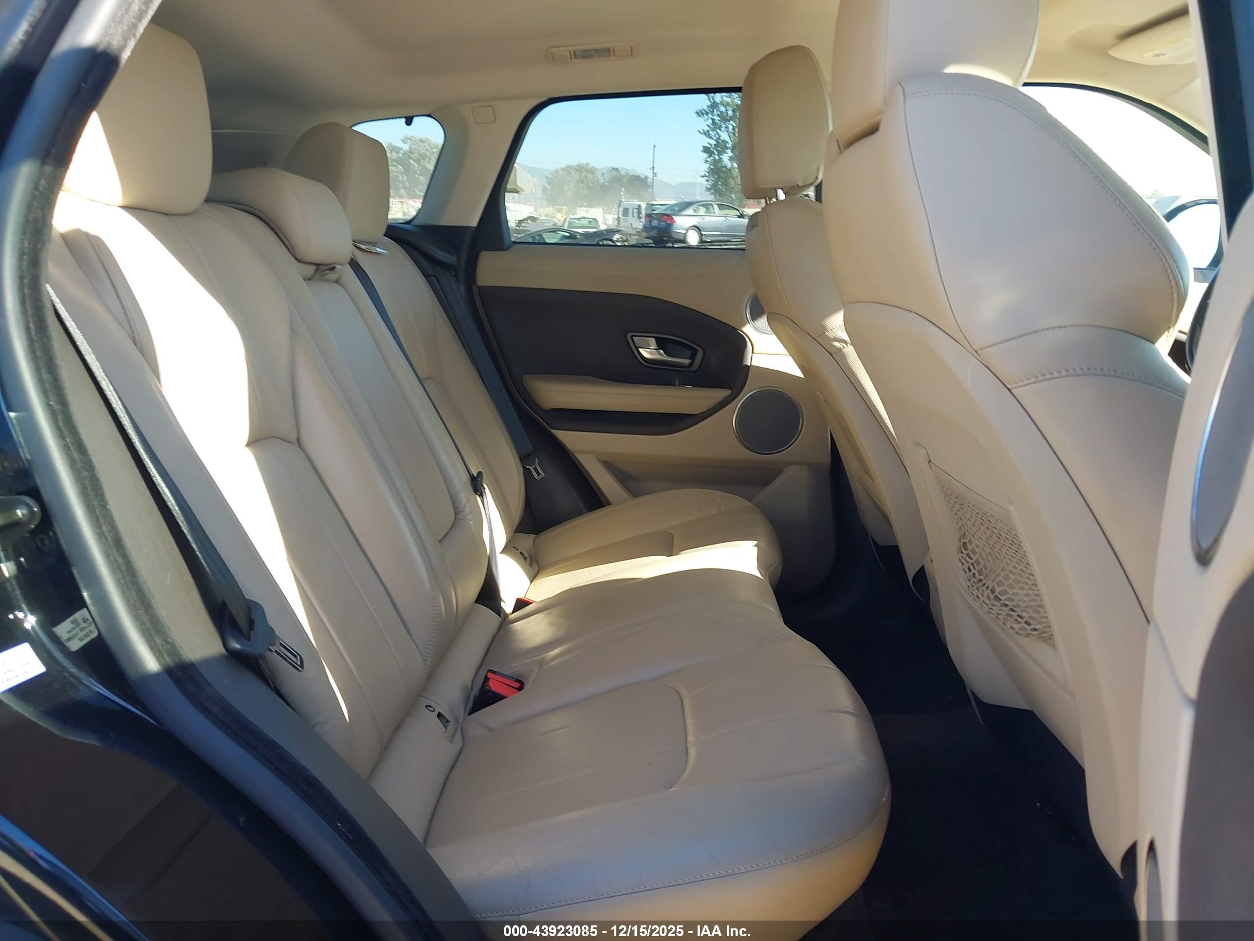 LAND ROVER image 8