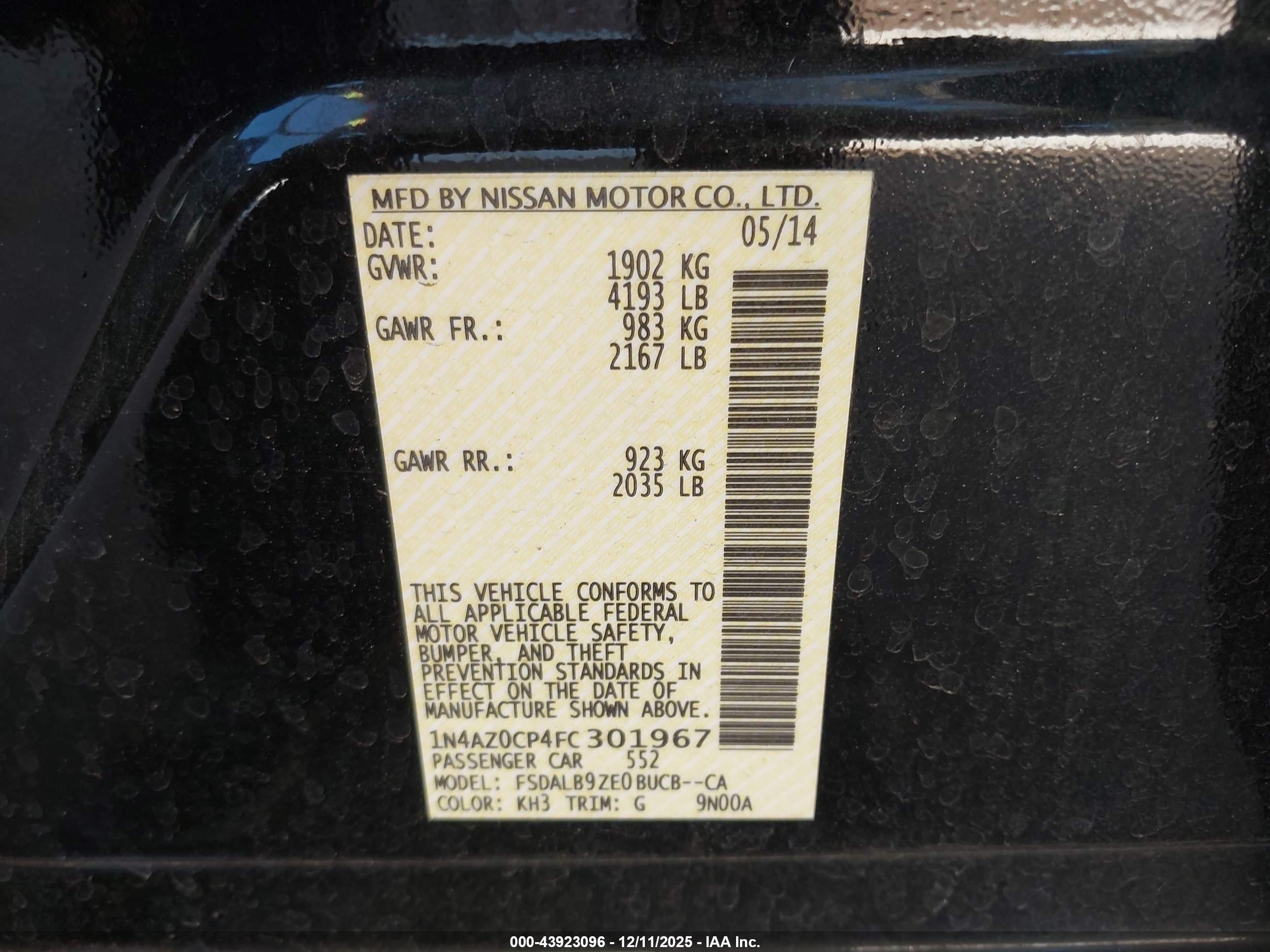 NISSAN LEAF image 9