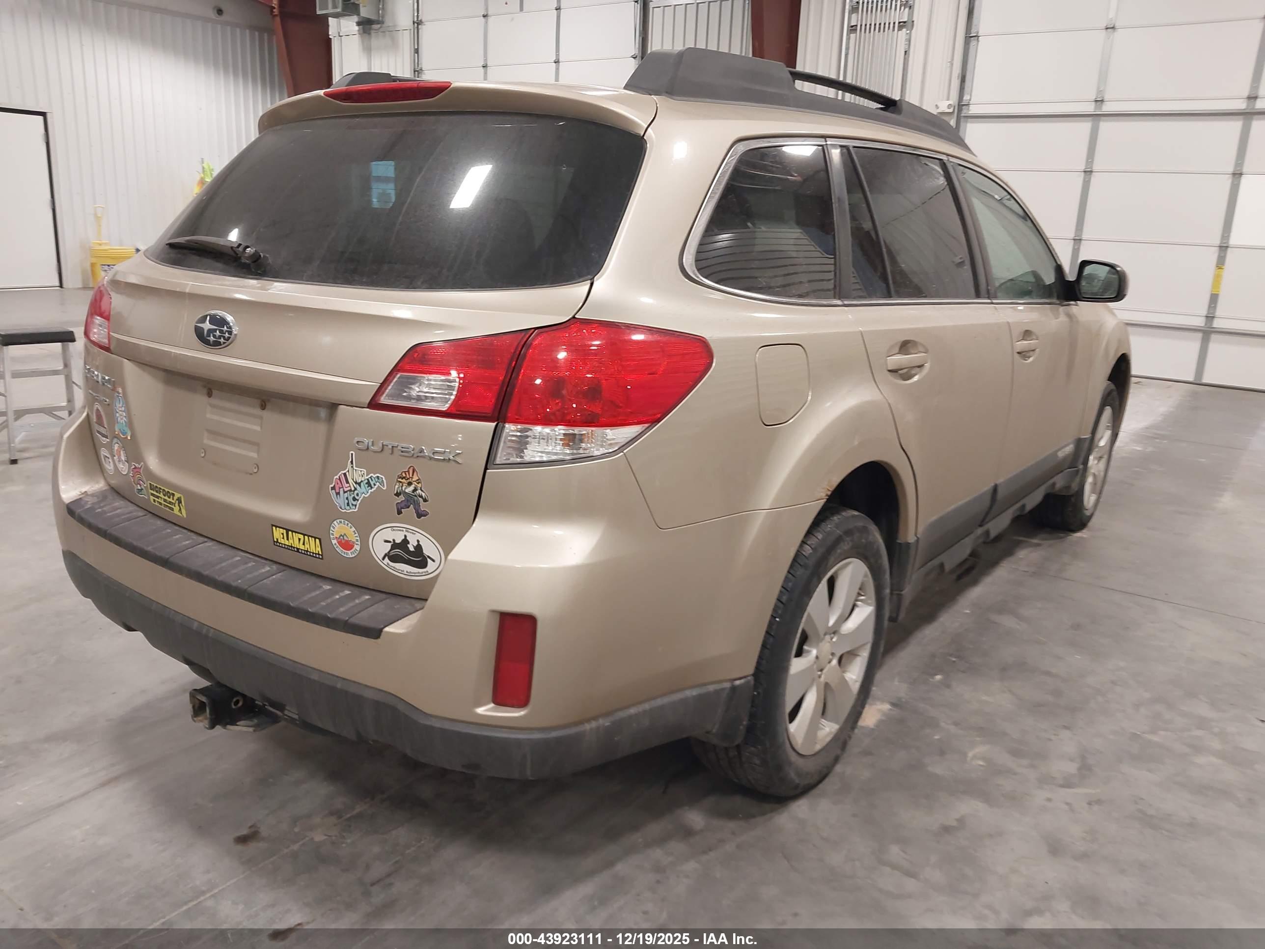 SUBARU OUTBACK image 4