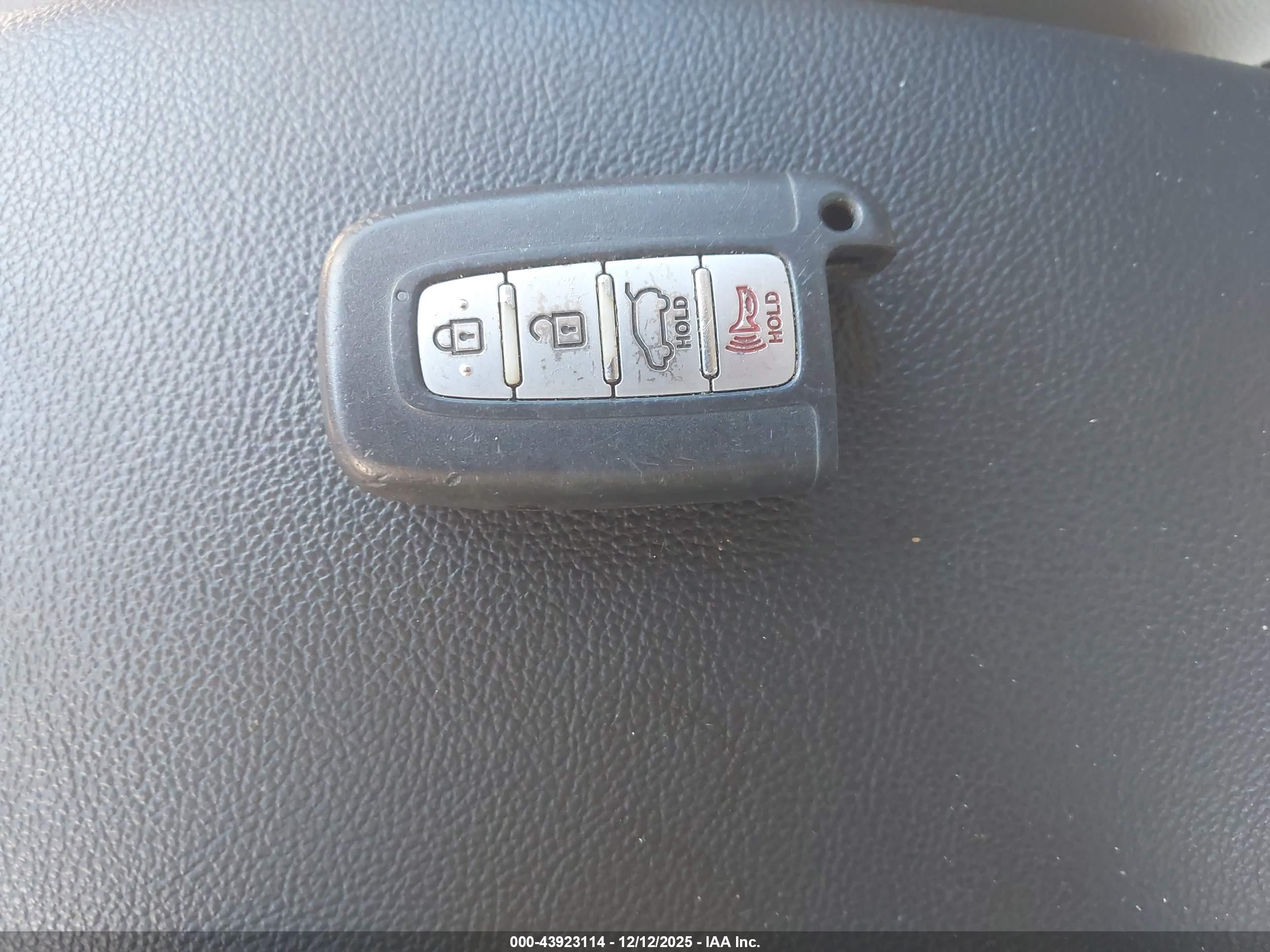 HYUNDAI ELANTRA image 11