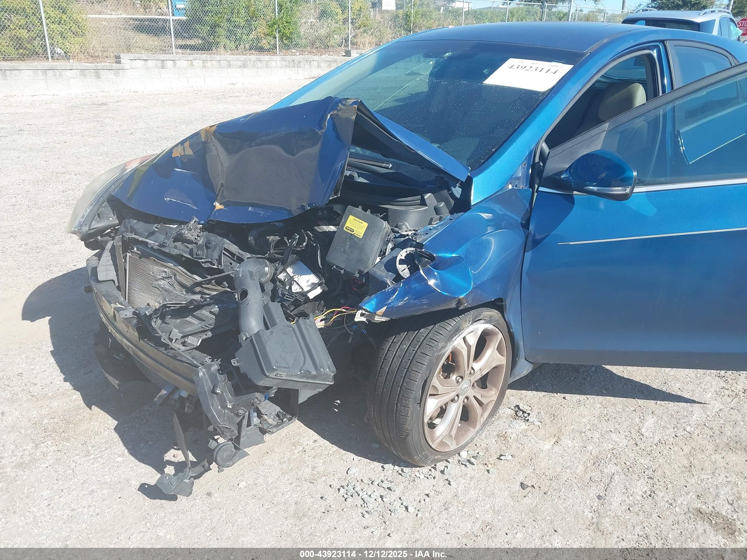 HYUNDAI ELANTRA image 6
