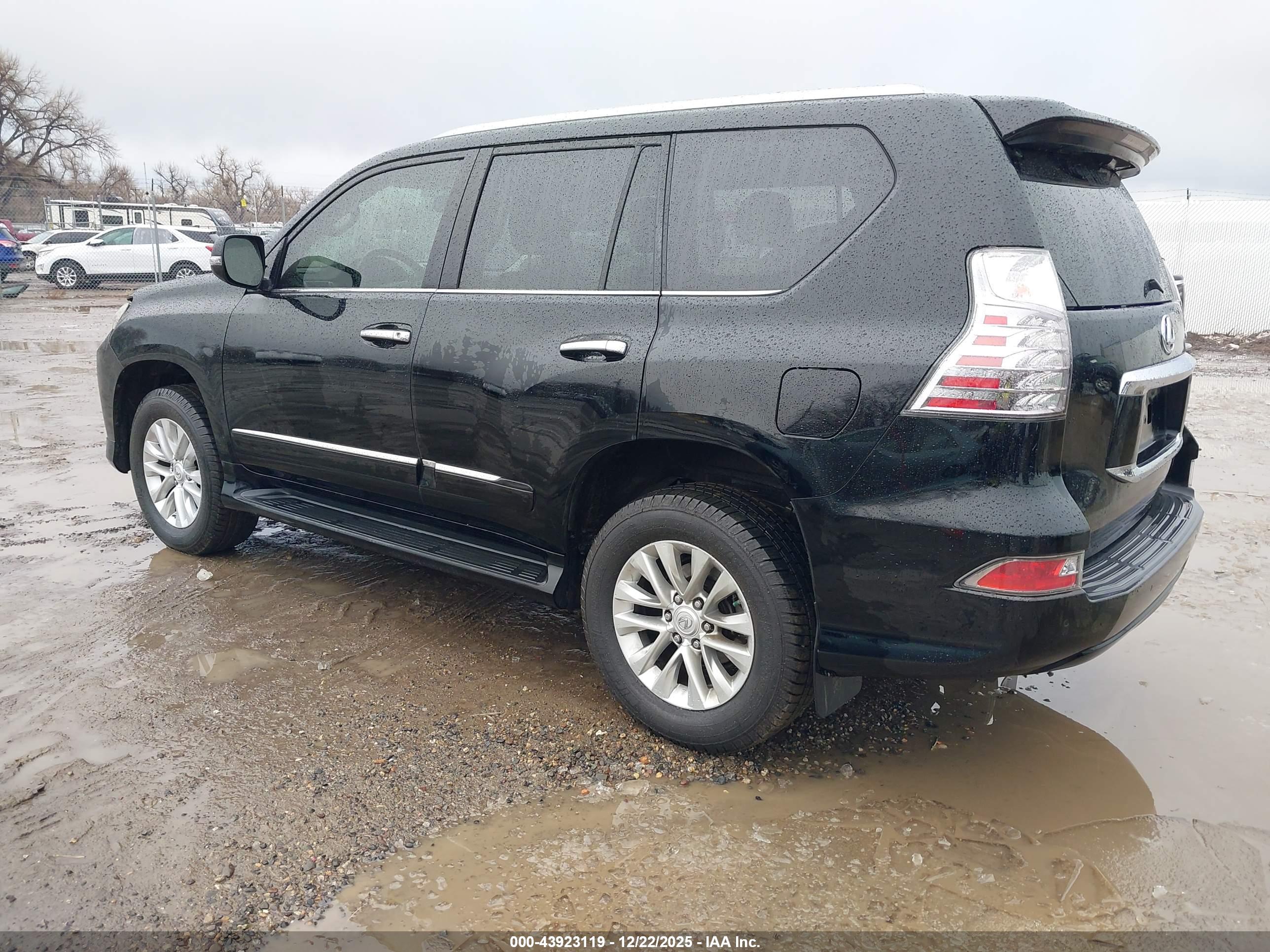 LEXUS GX image 3