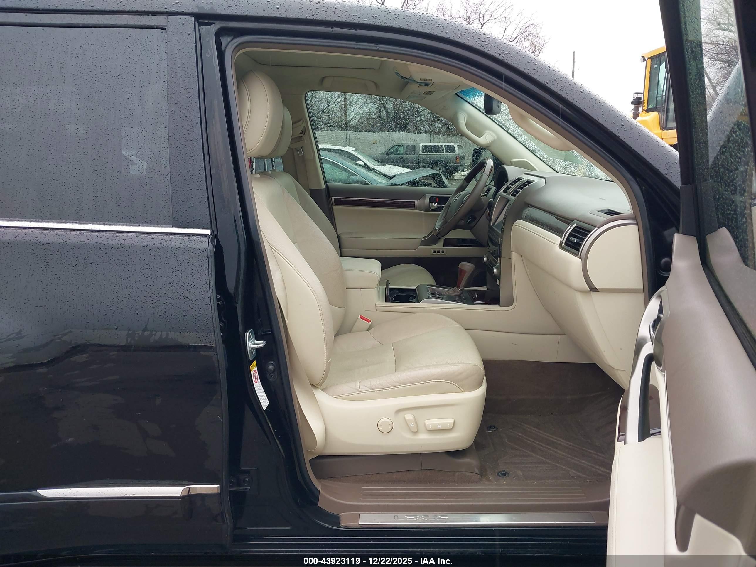LEXUS GX image 5