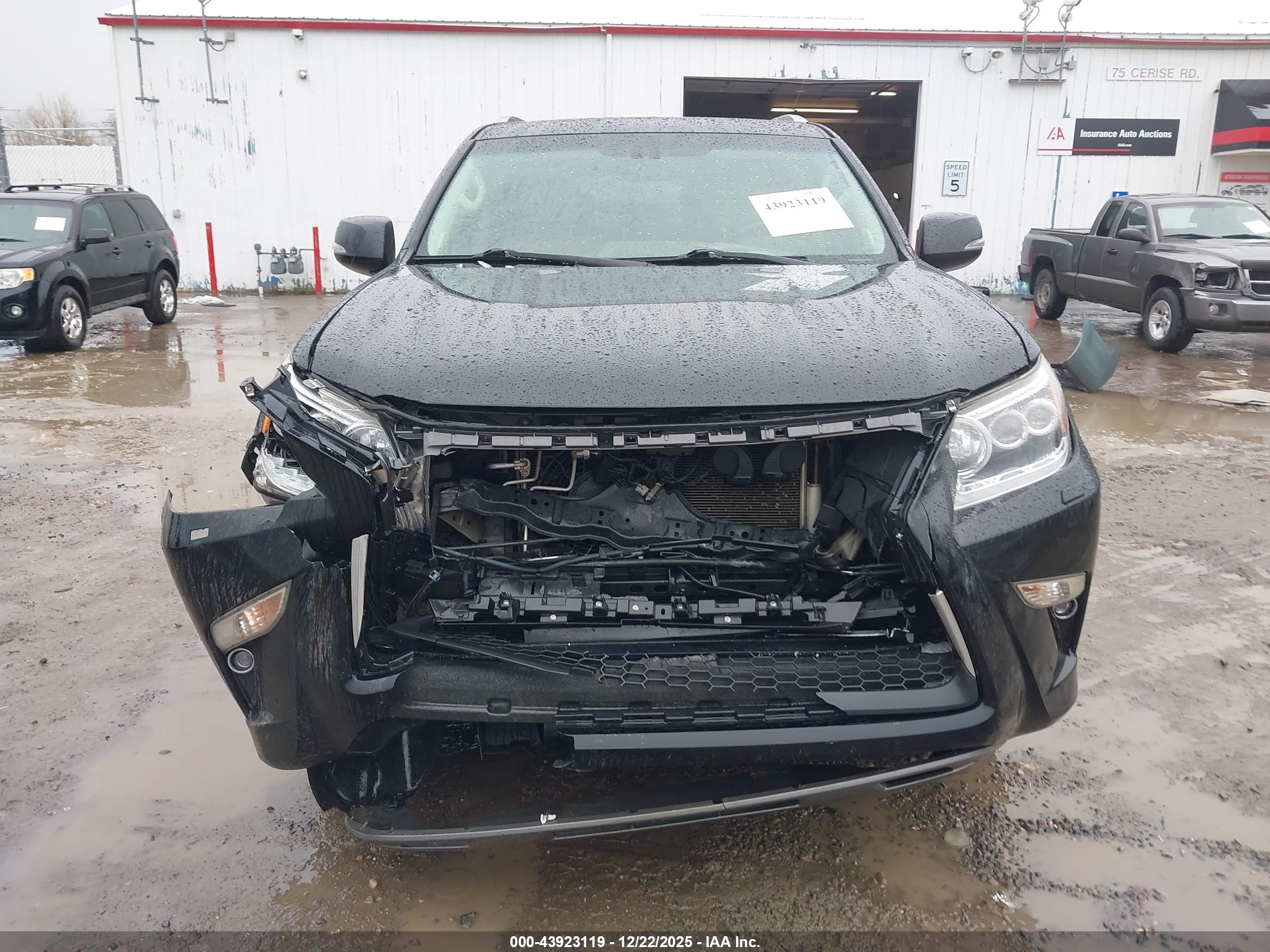 LEXUS GX image 6