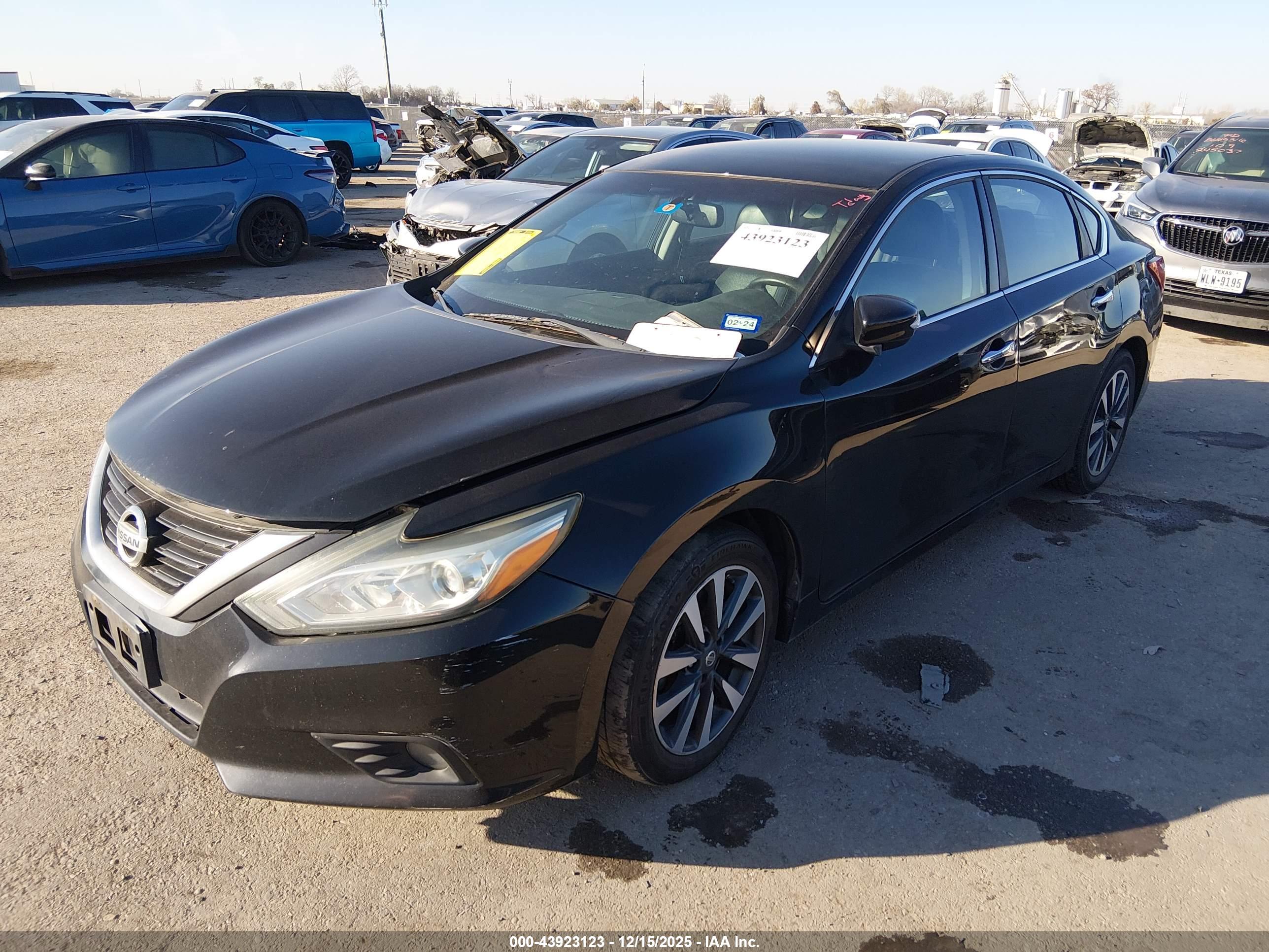 NISSAN ALTIMA image 2