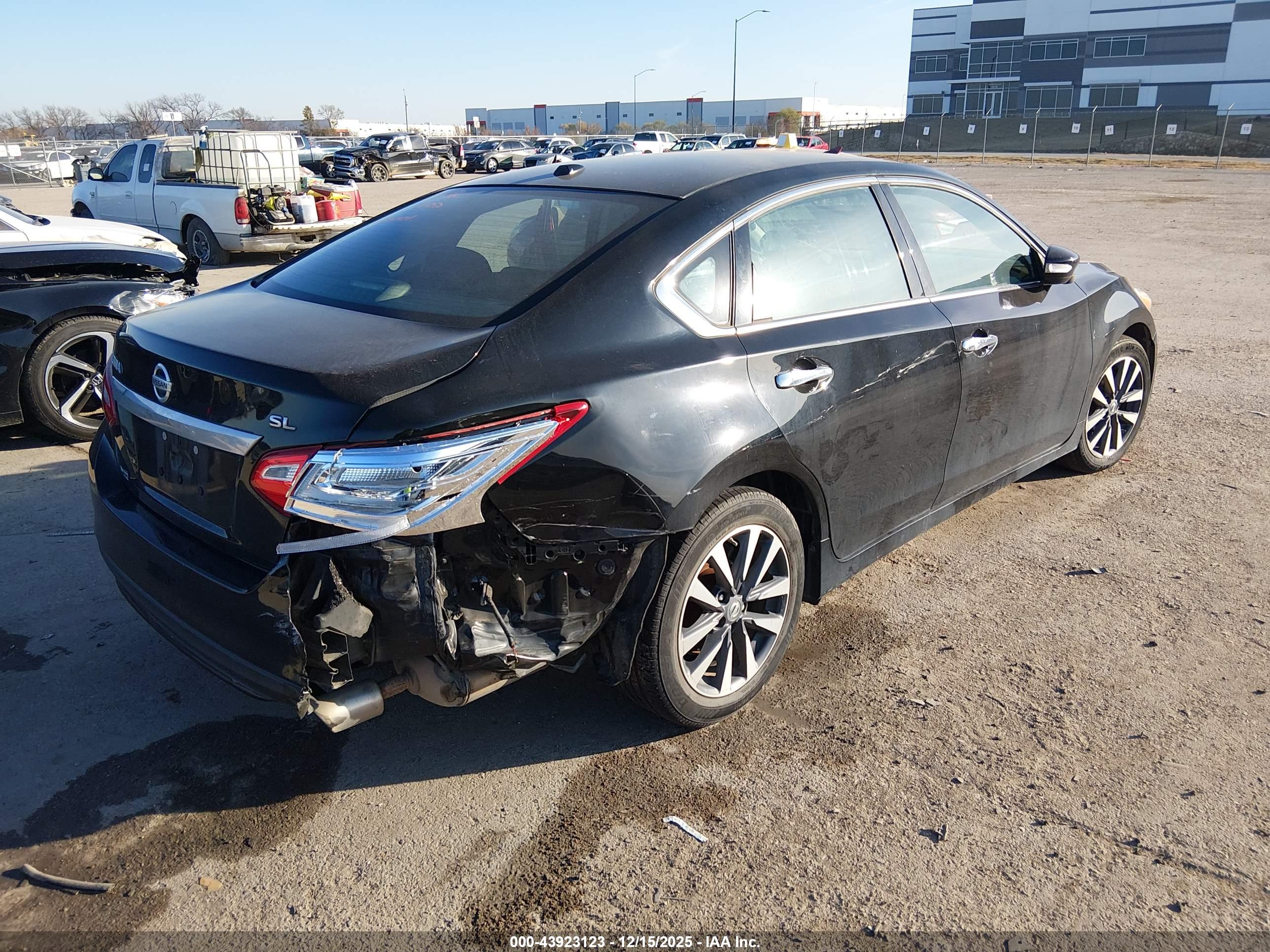NISSAN ALTIMA image 4