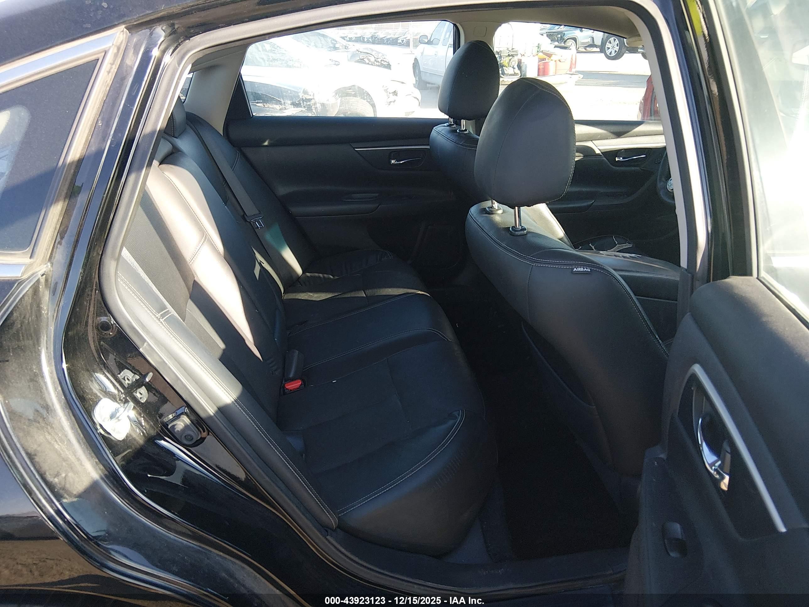 NISSAN ALTIMA image 8