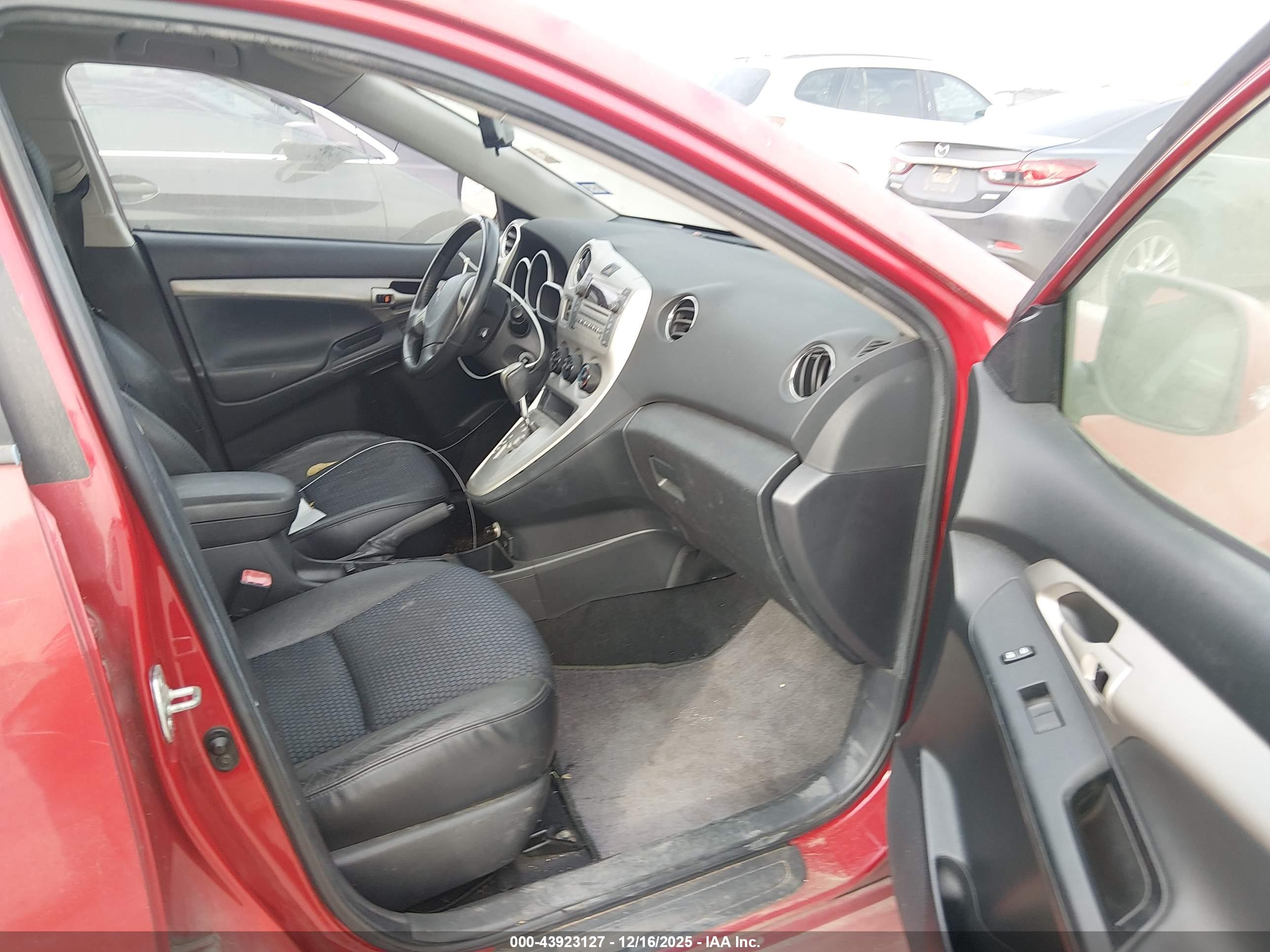 PONTIAC VIBE image 5
