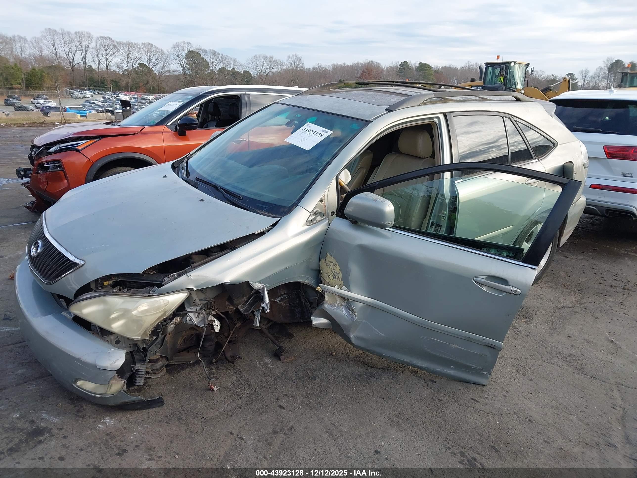 LEXUS RX image 2