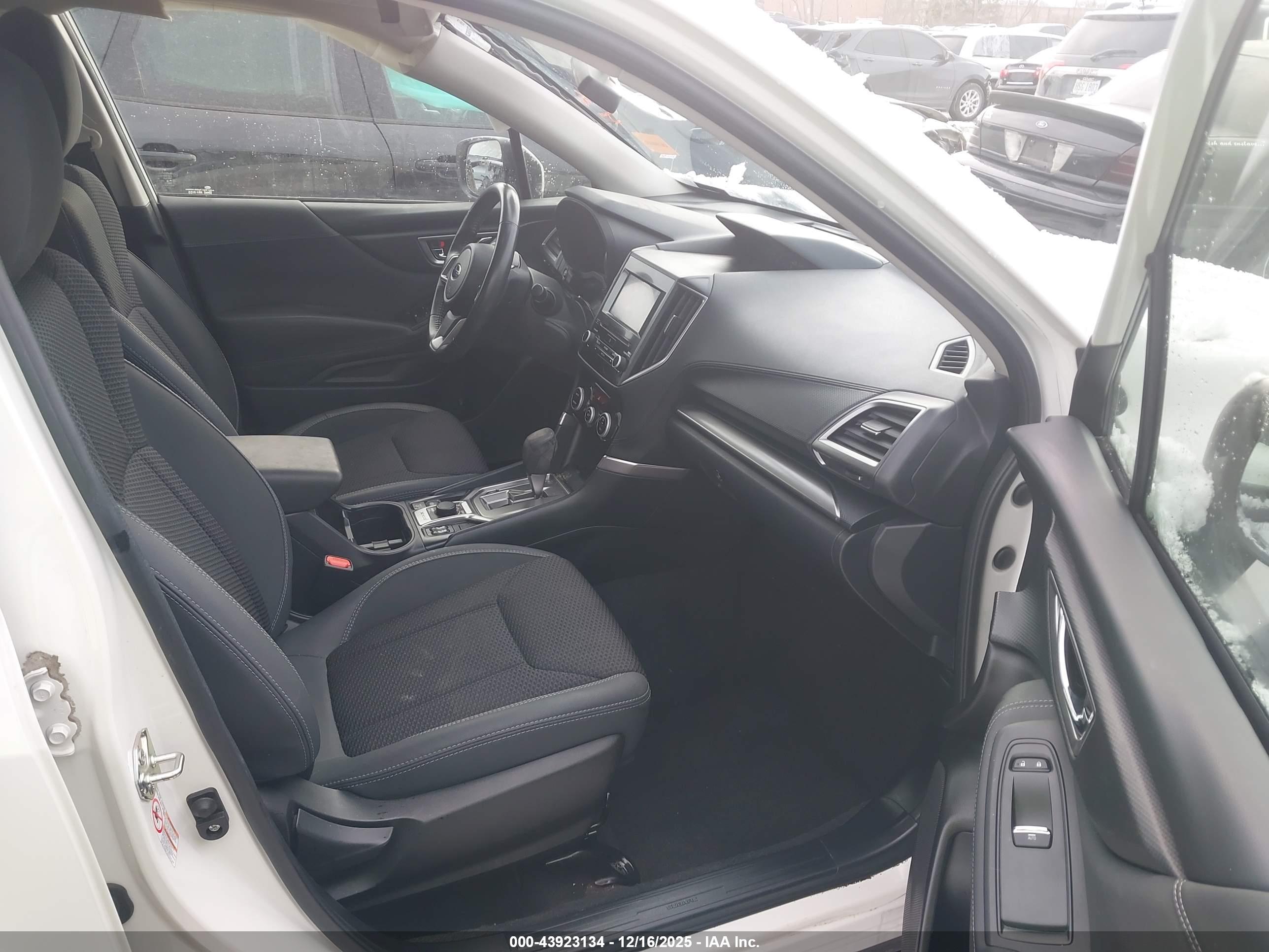 SUBARU FORESTER image 5