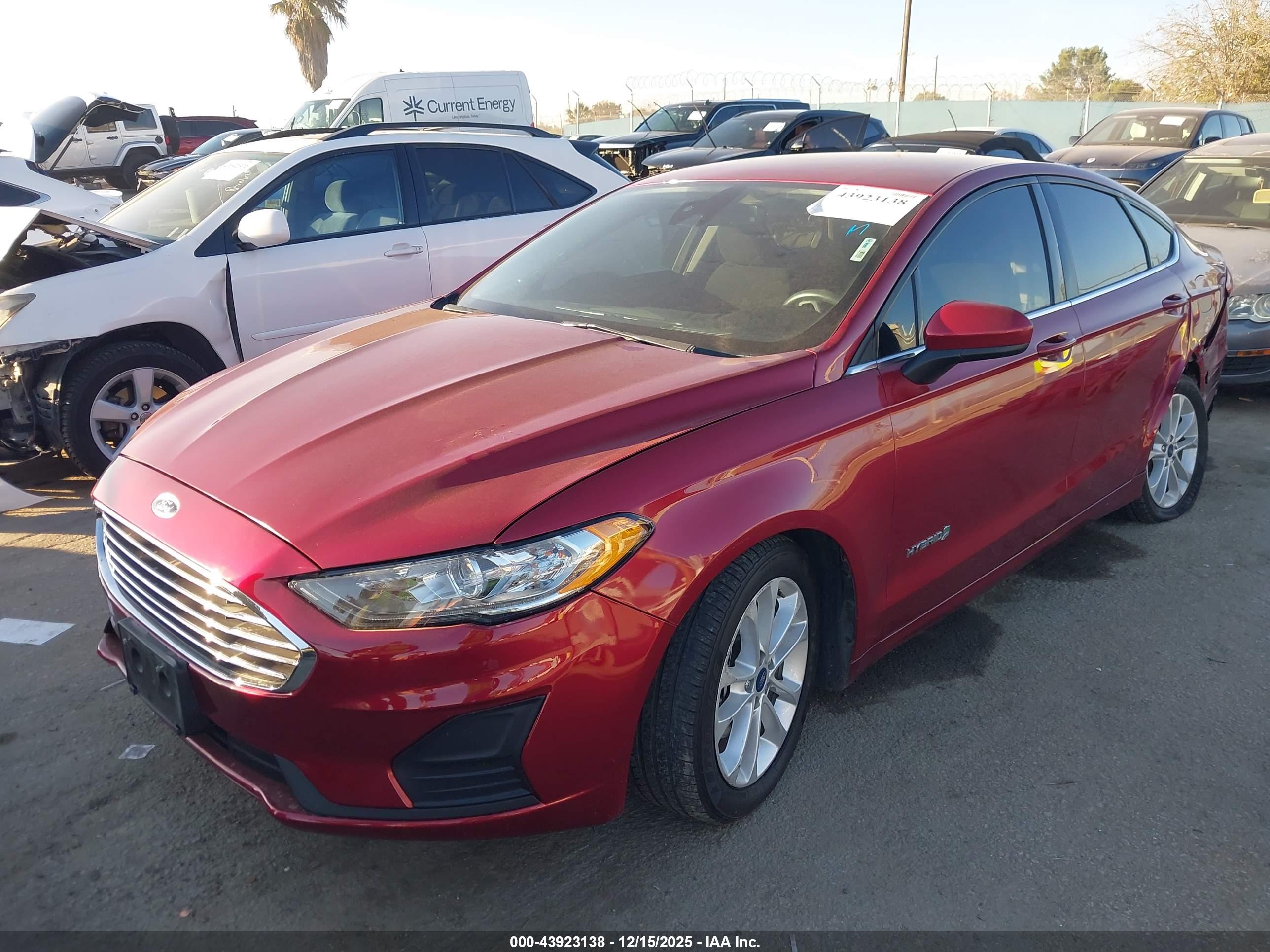 FORD FUSION image 2