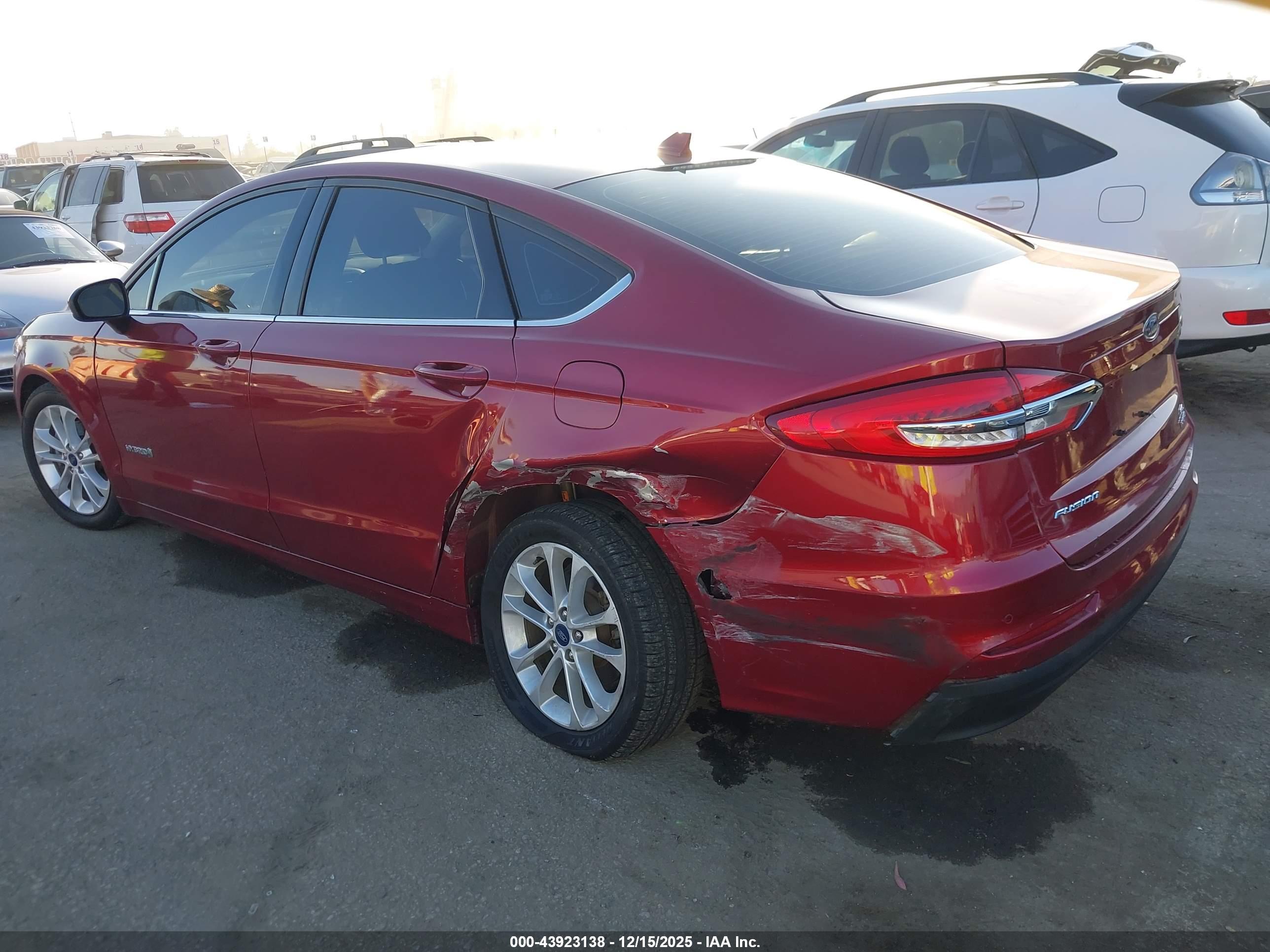 FORD FUSION image 3