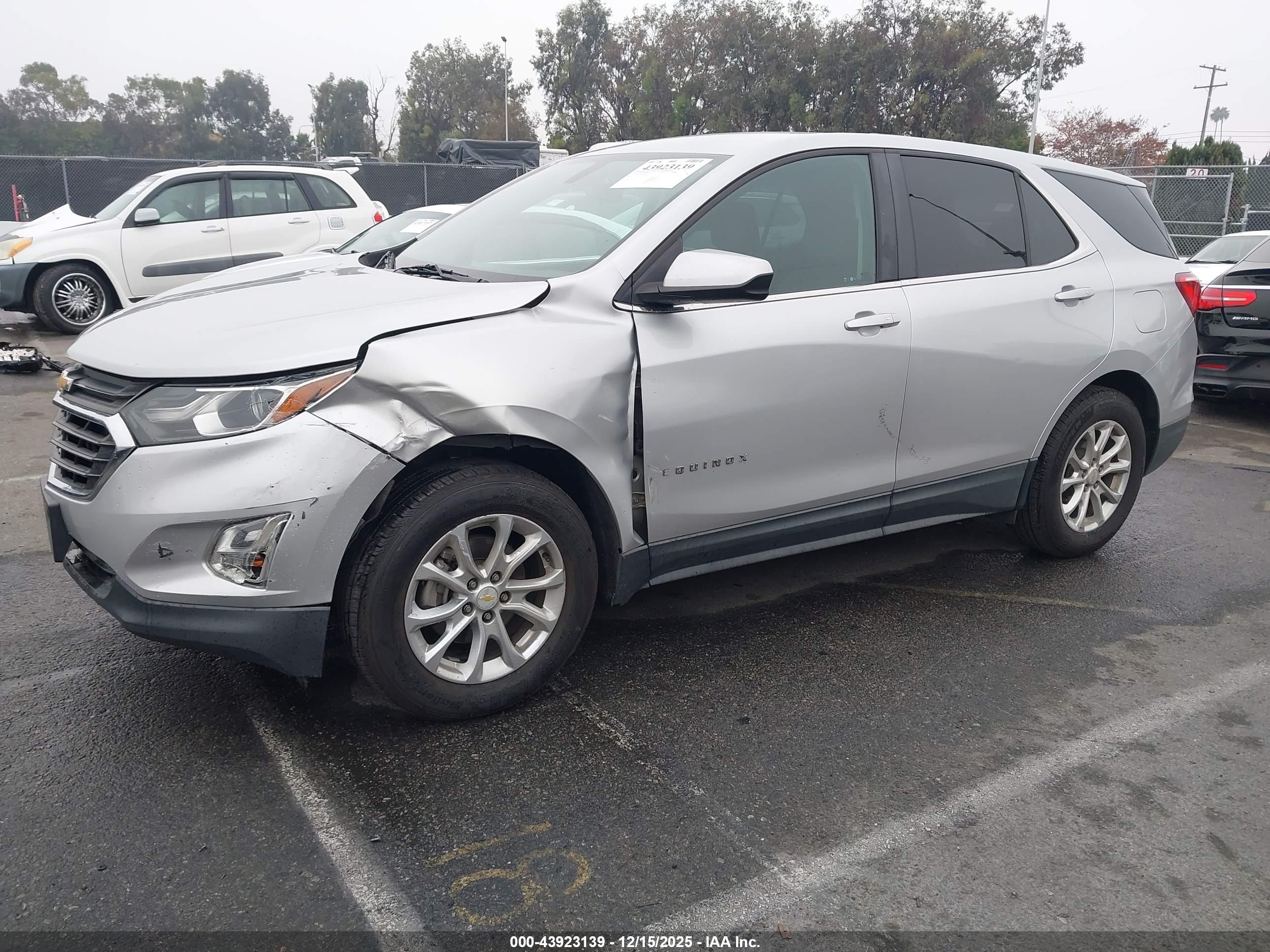 CHEVROLET EQUINOX image 2