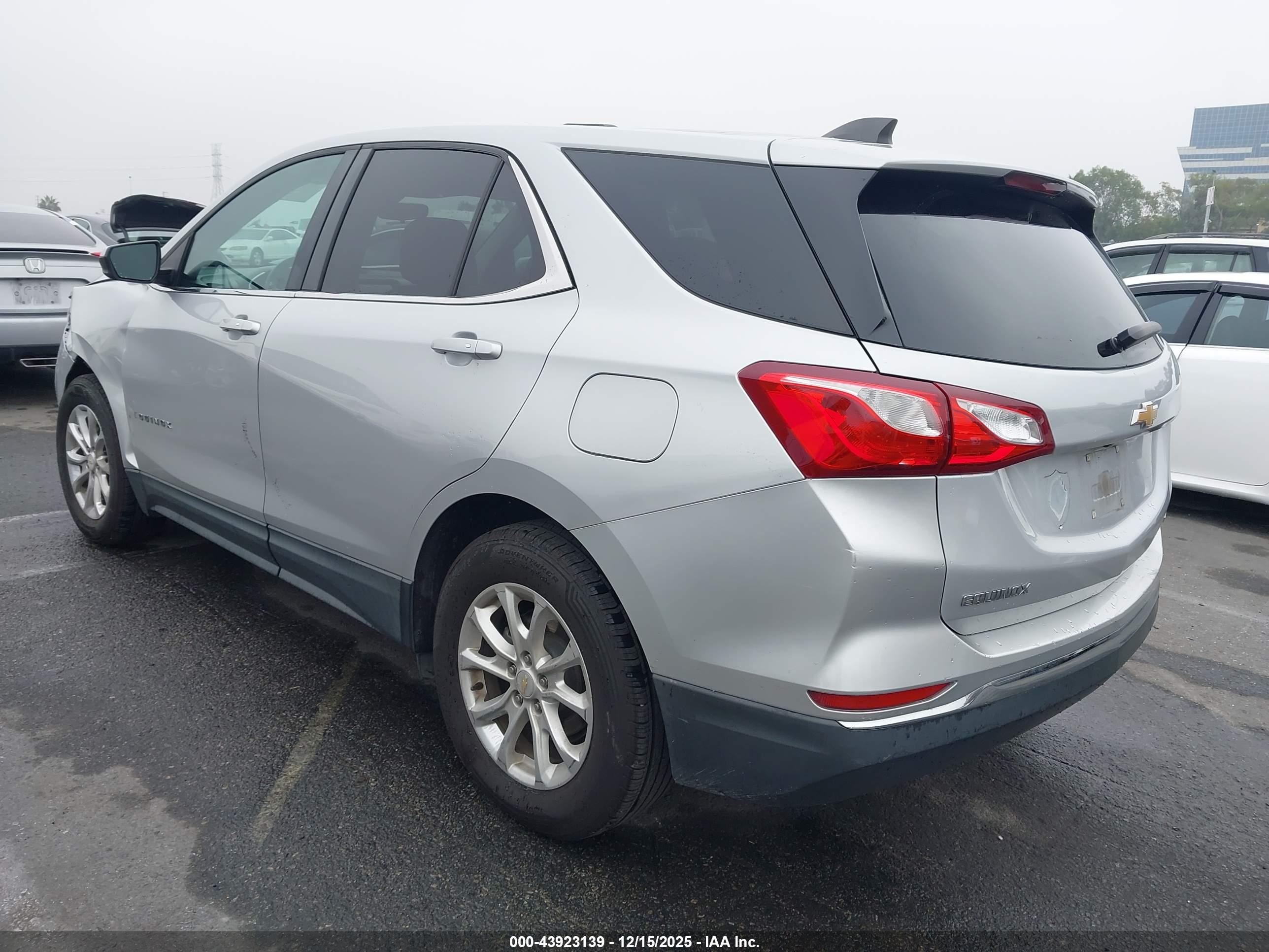 CHEVROLET EQUINOX image 3