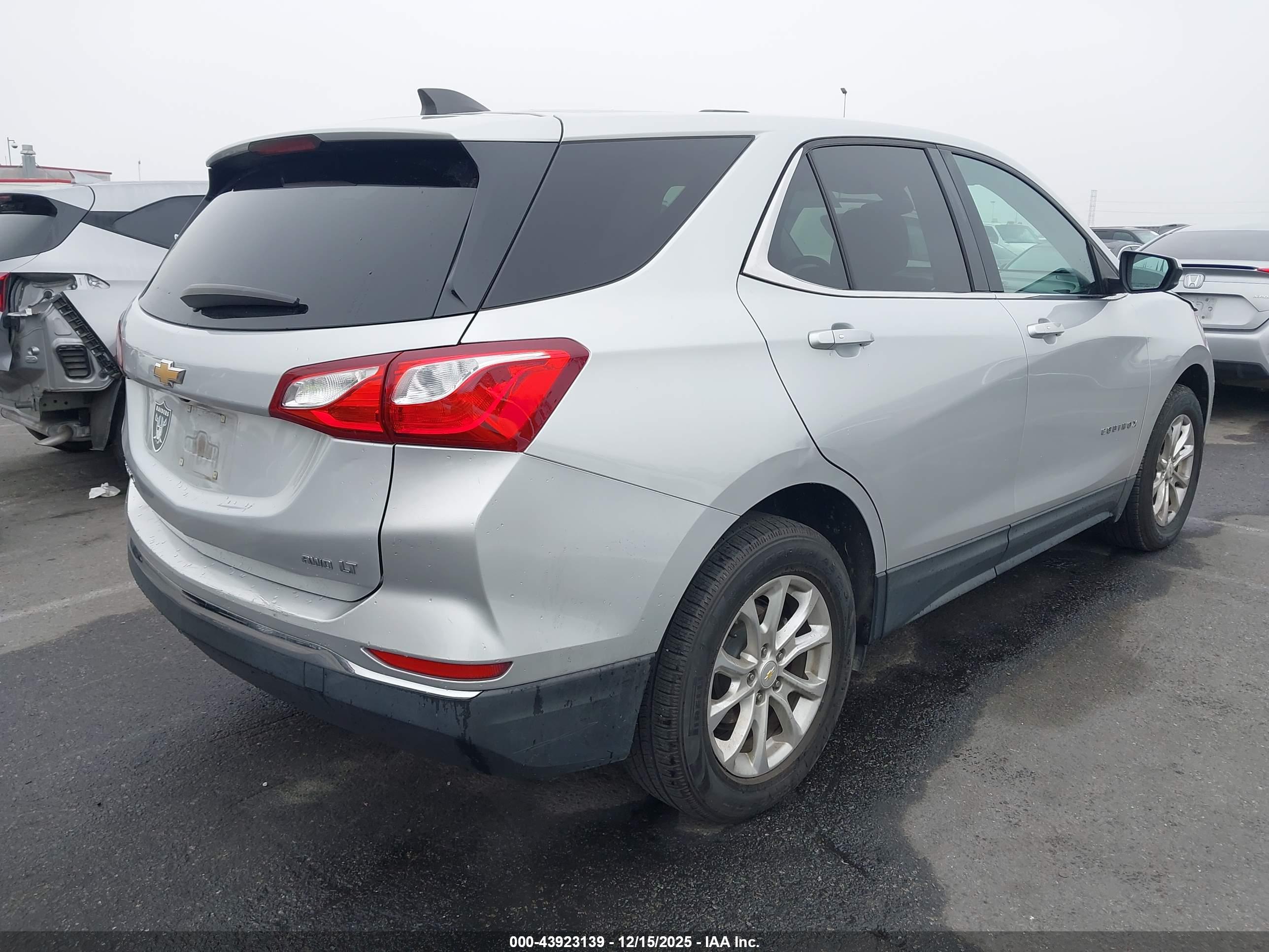 CHEVROLET EQUINOX image 4