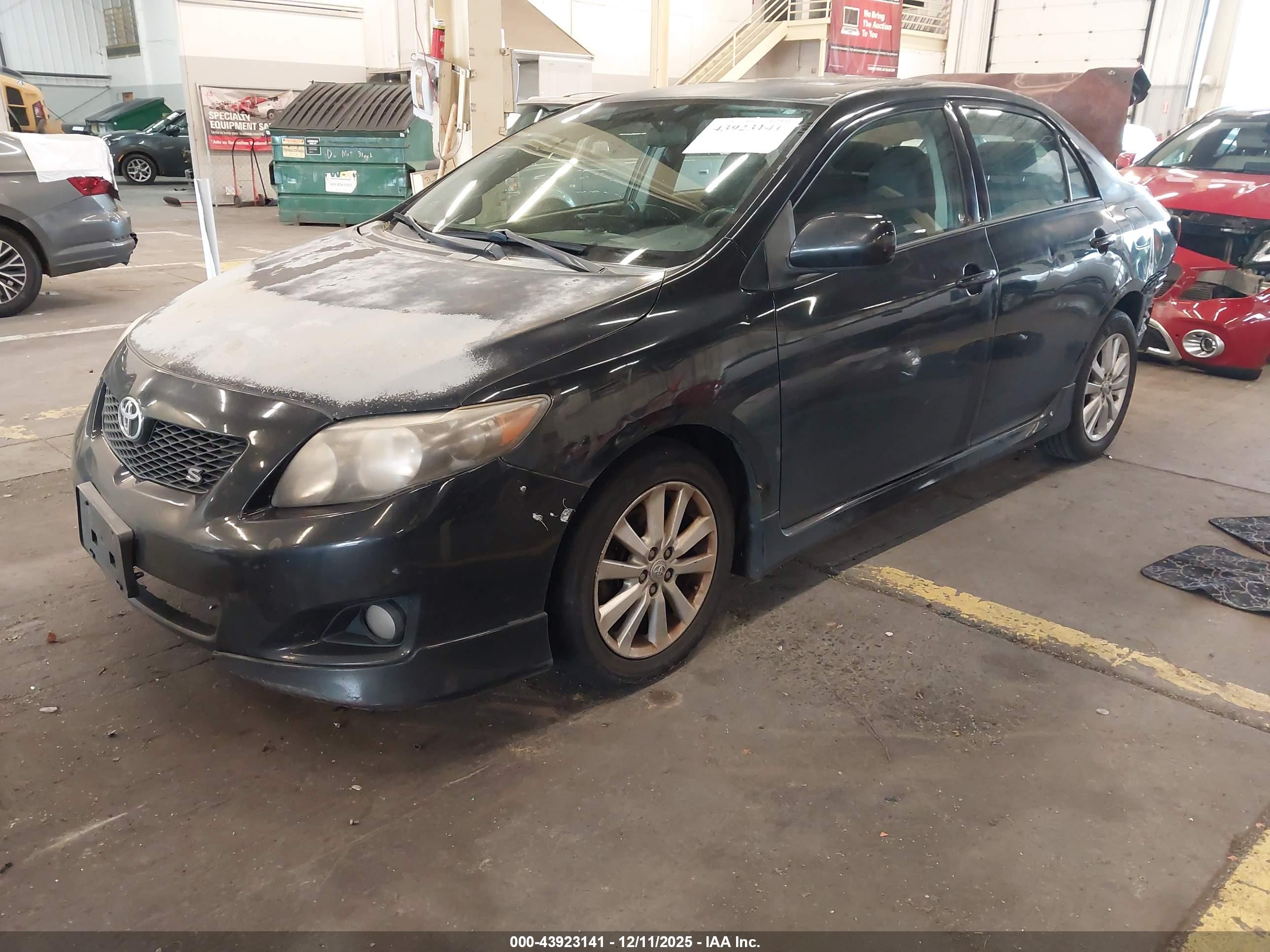 TOYOTA COROLLA image 2
