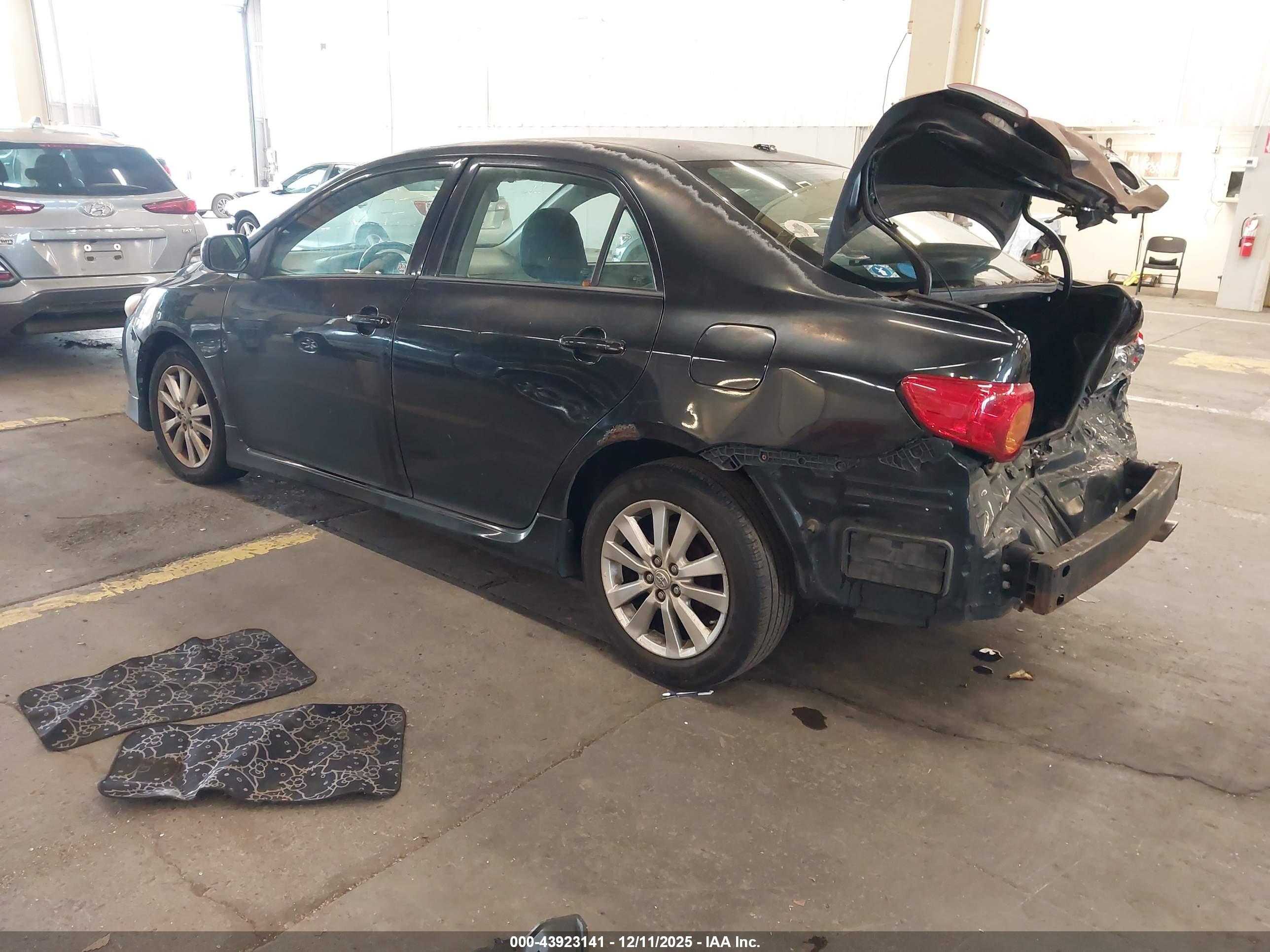 TOYOTA COROLLA image 3
