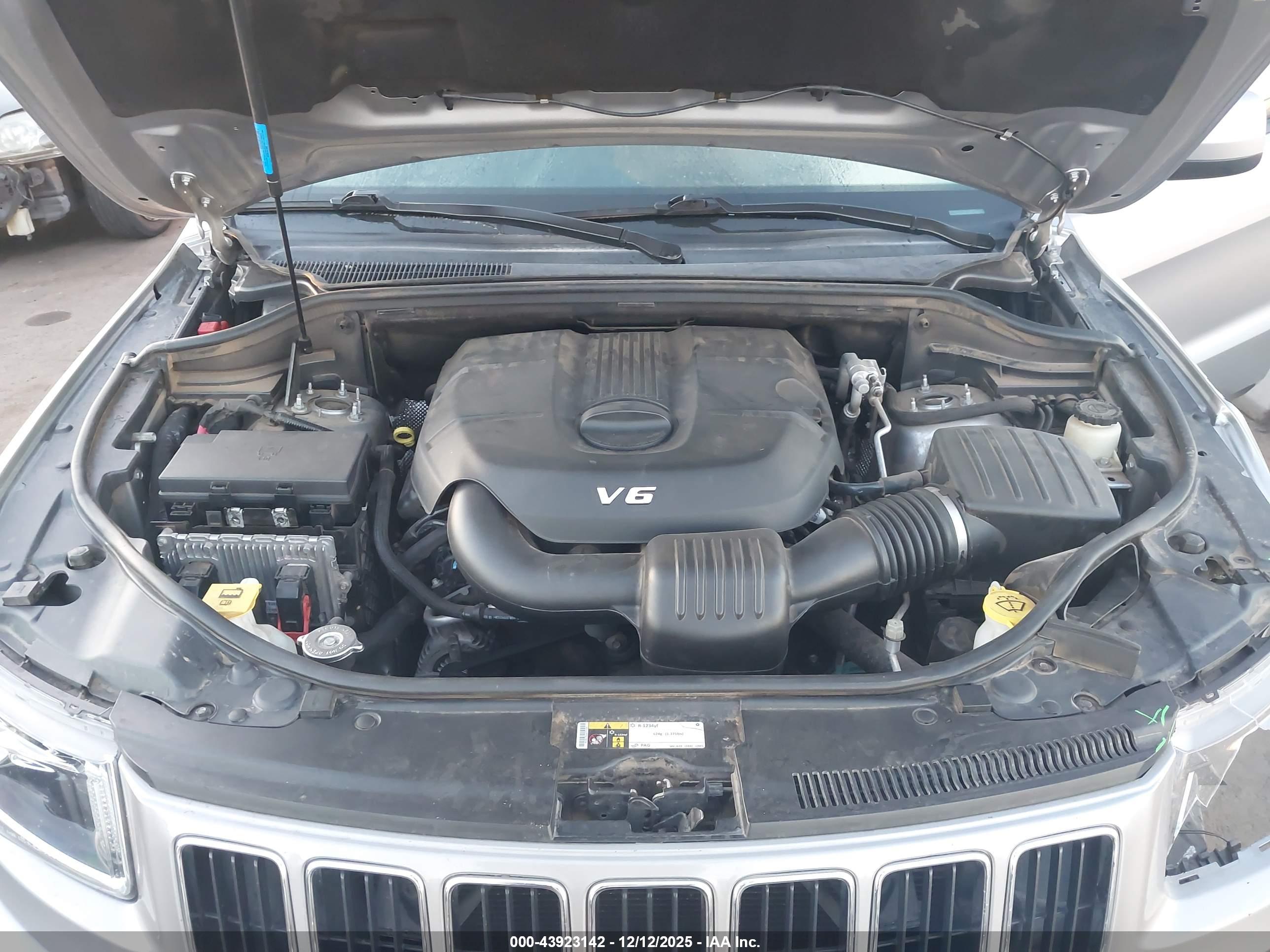 JEEP GRAND image 10