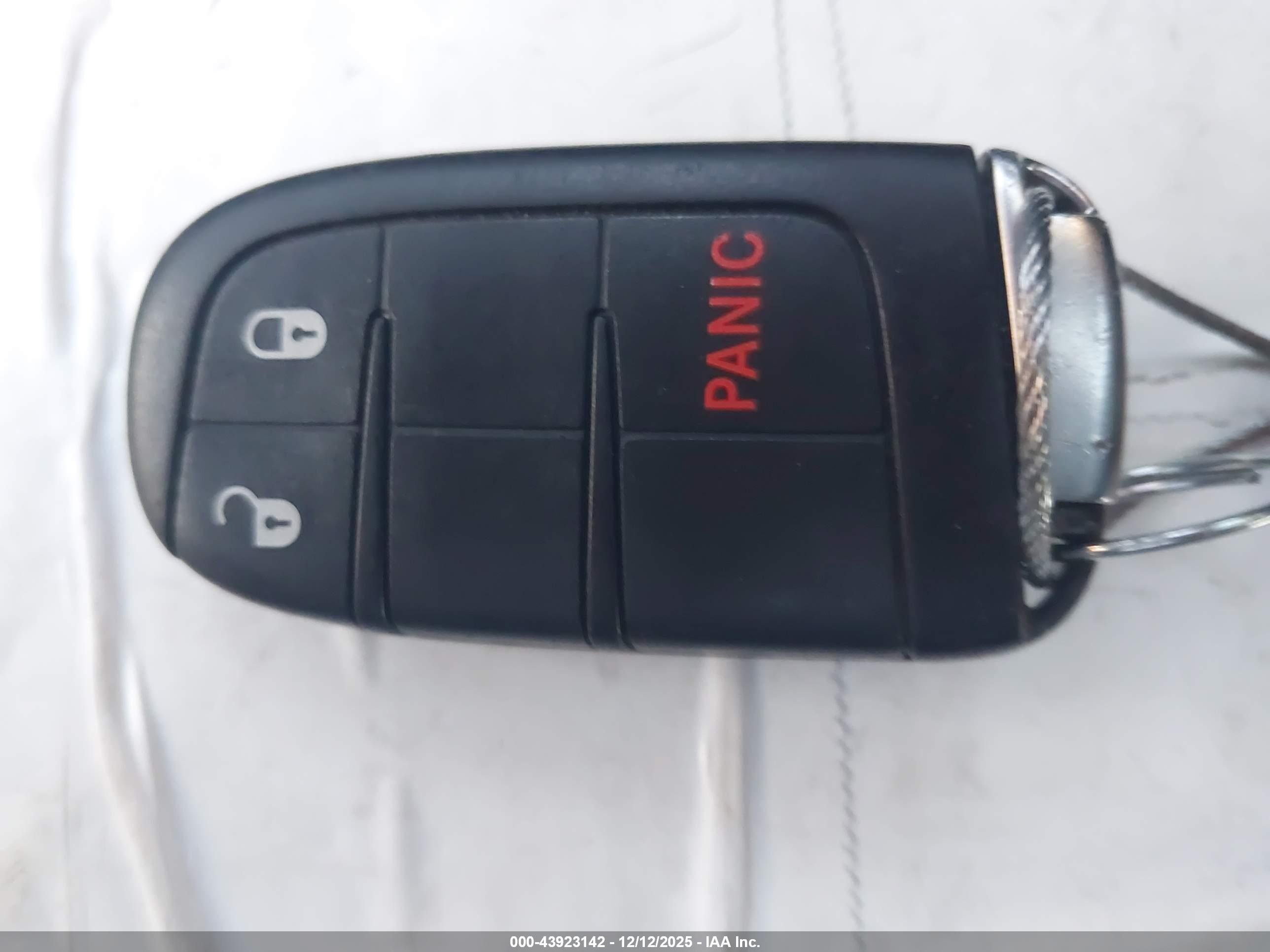 JEEP GRAND image 11
