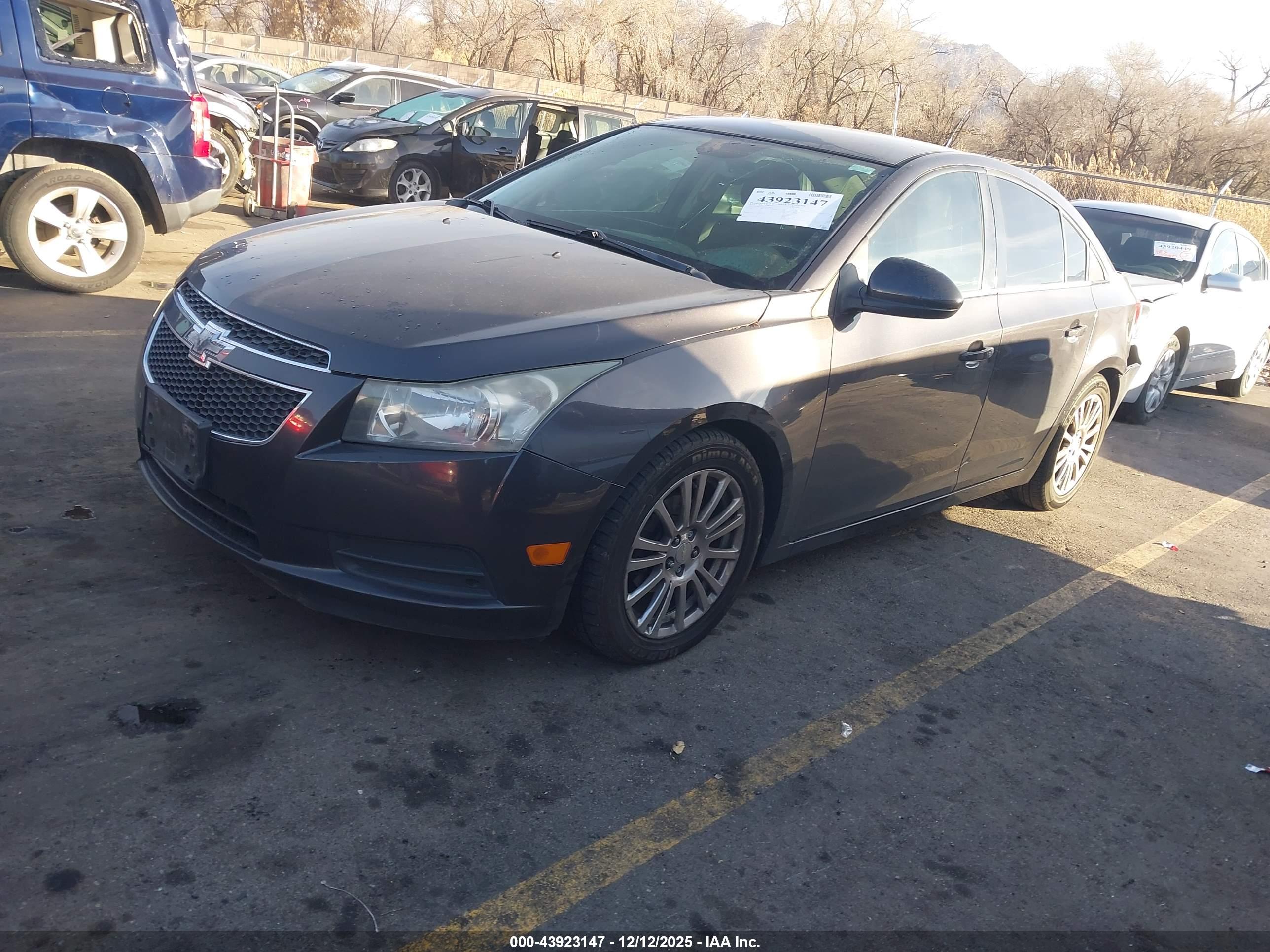 CHEVROLET CRUZE image 2