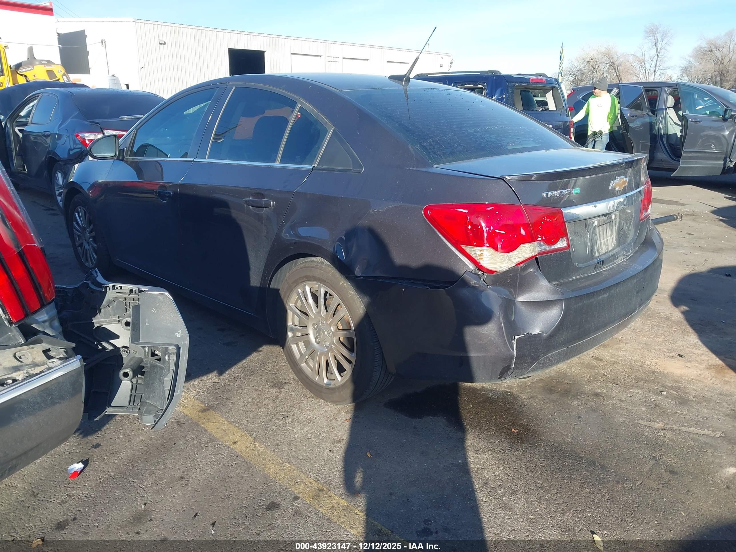 CHEVROLET CRUZE image 3
