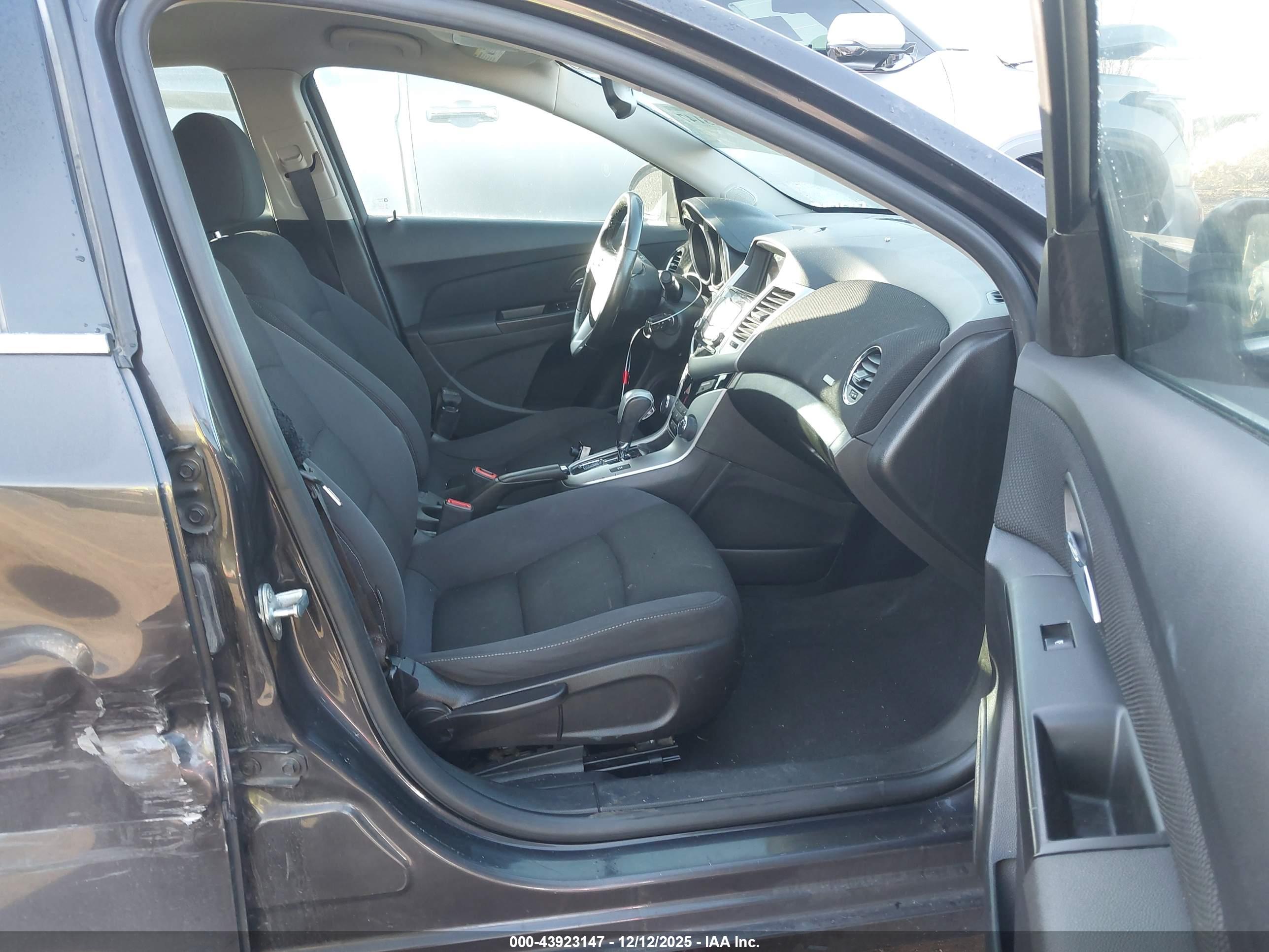 CHEVROLET CRUZE image 5