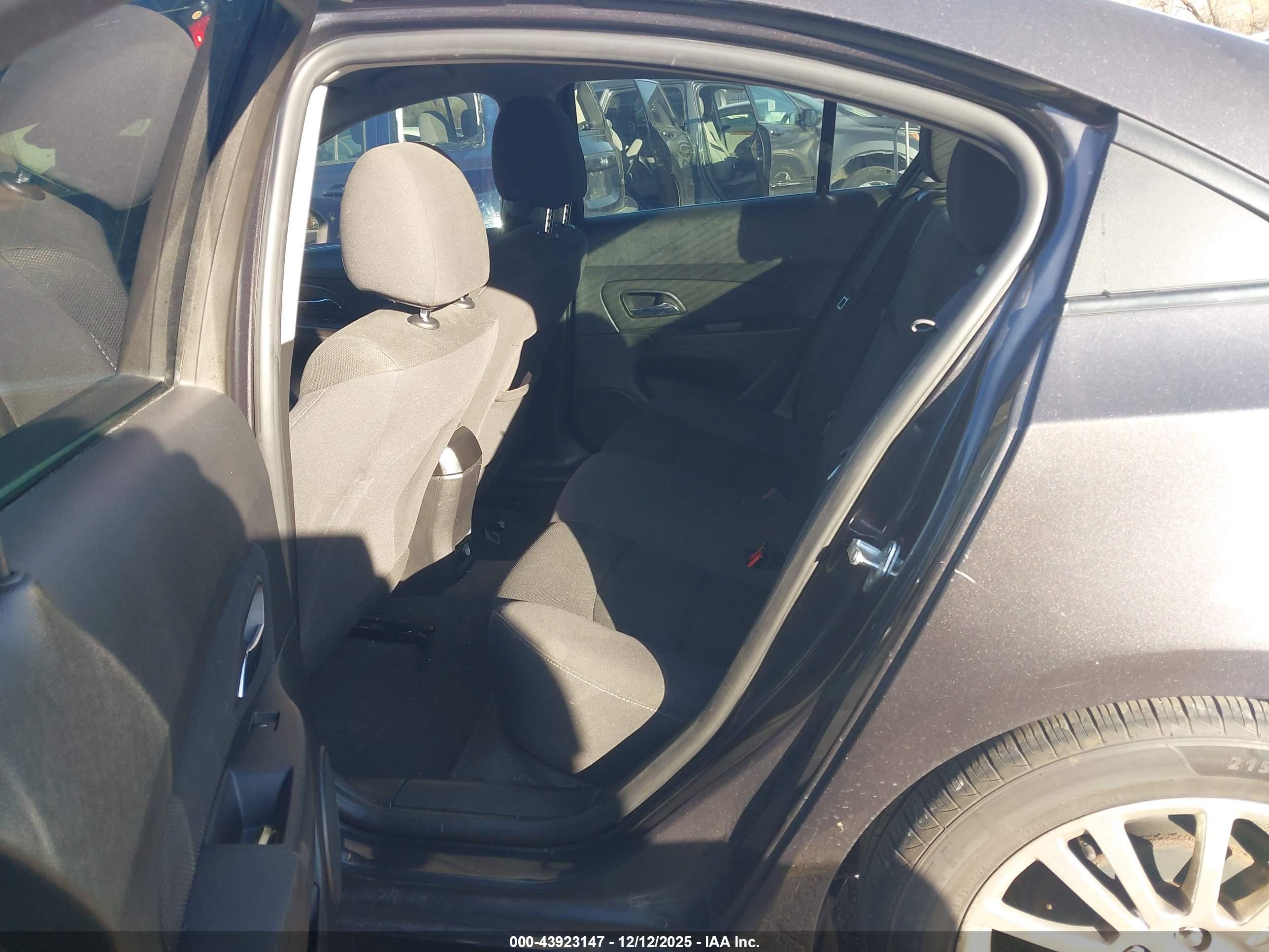 CHEVROLET CRUZE image 8