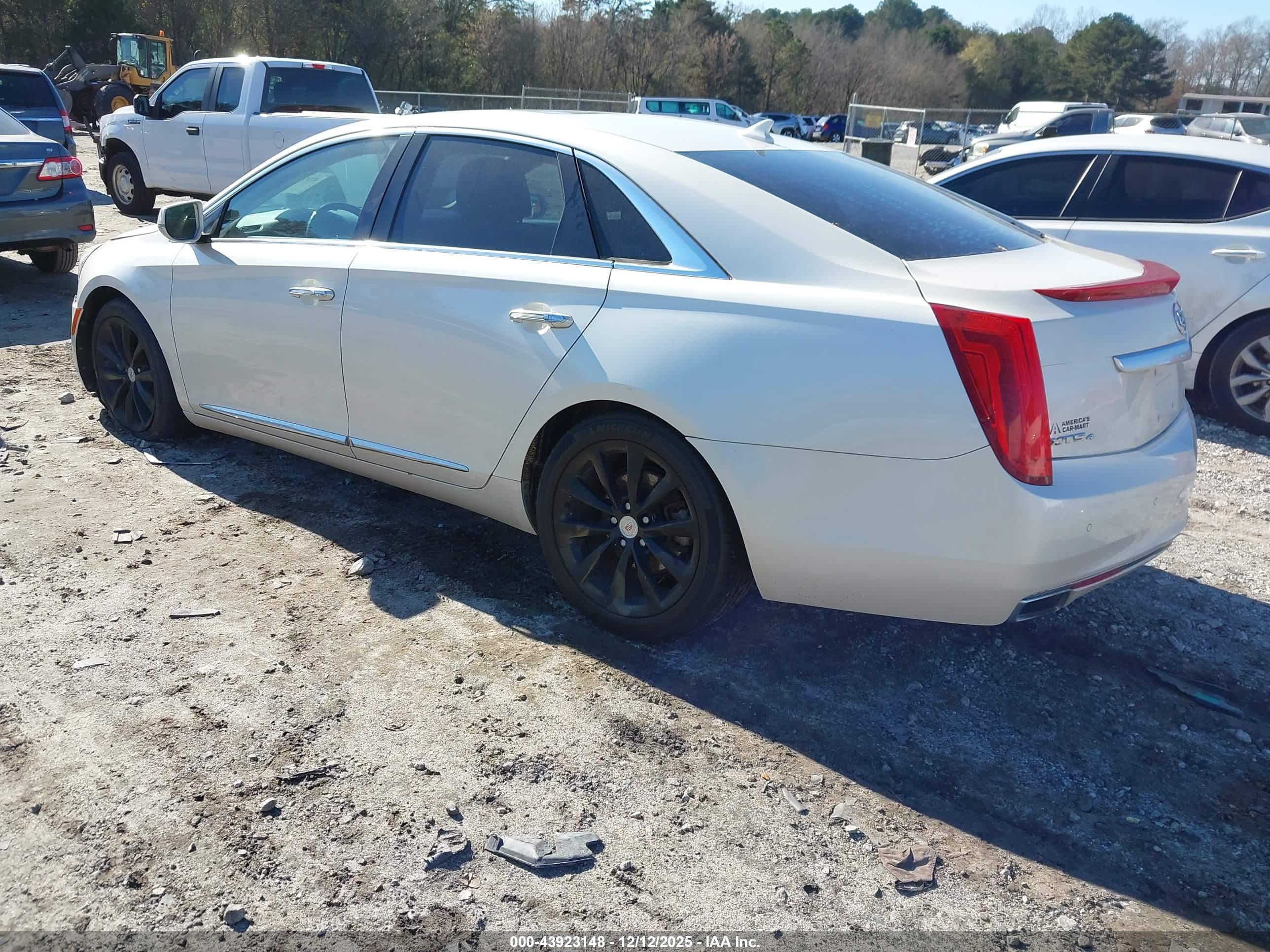 CADILLAC XTS image 3