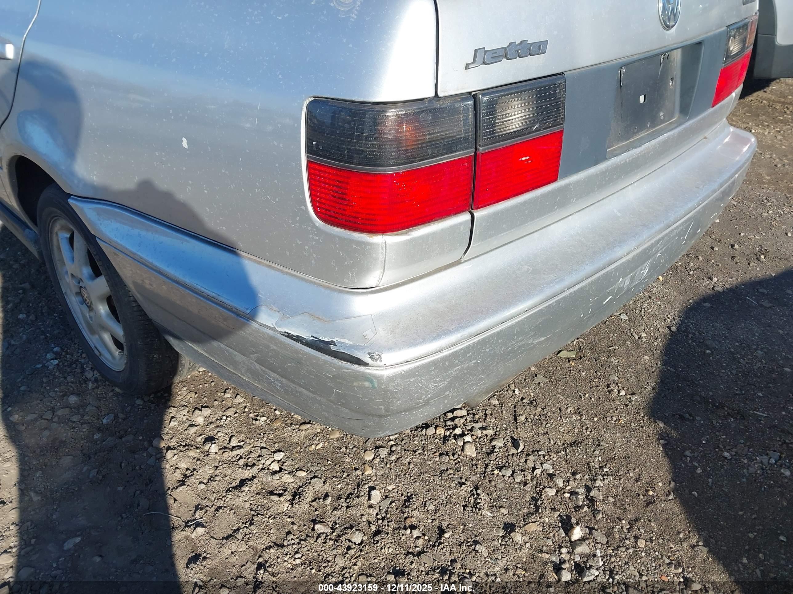 VOLKSWAGEN JETTA image 6