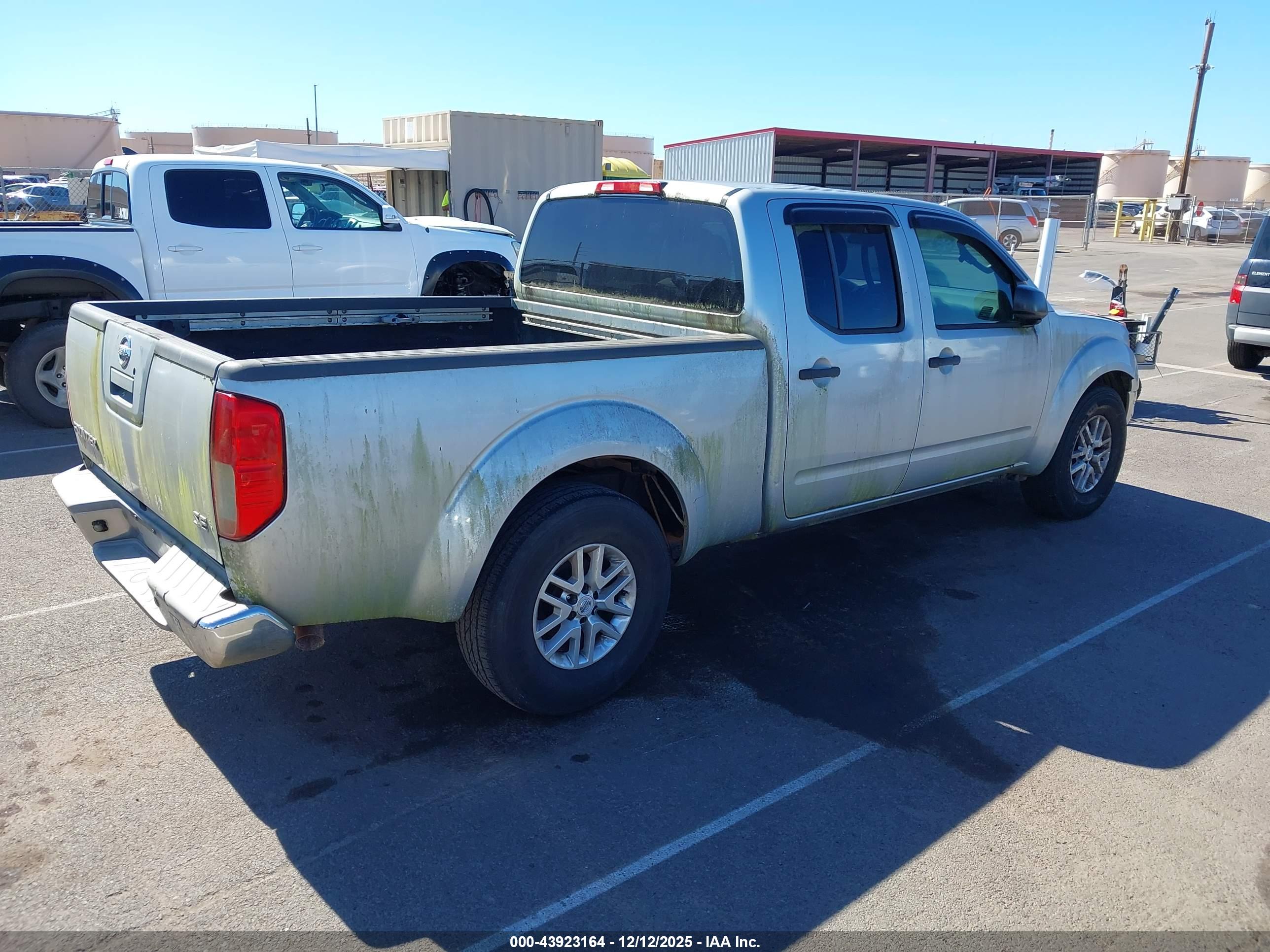 NISSAN FRONTIER image 4