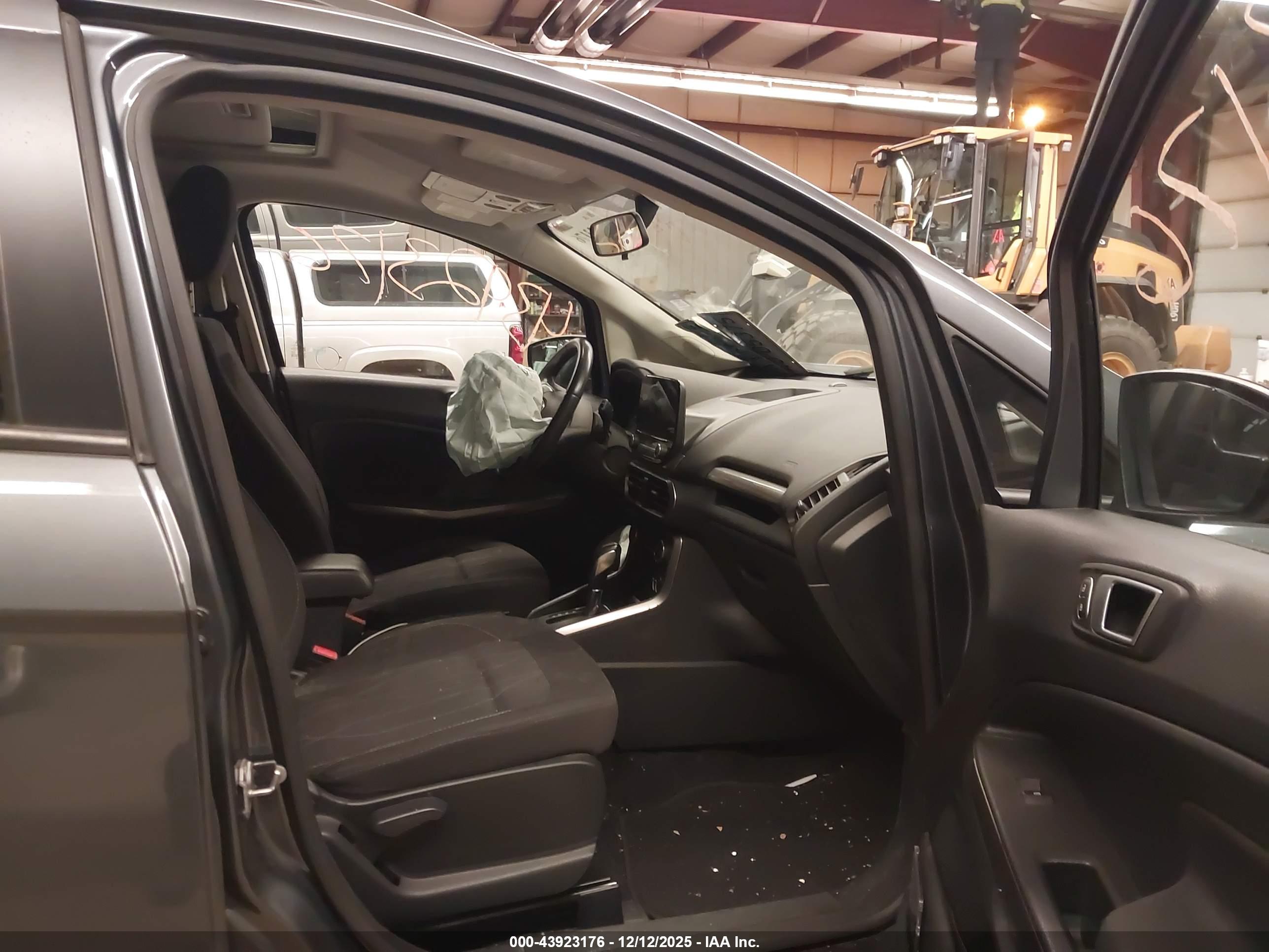 FORD ECOSPORT image 5
